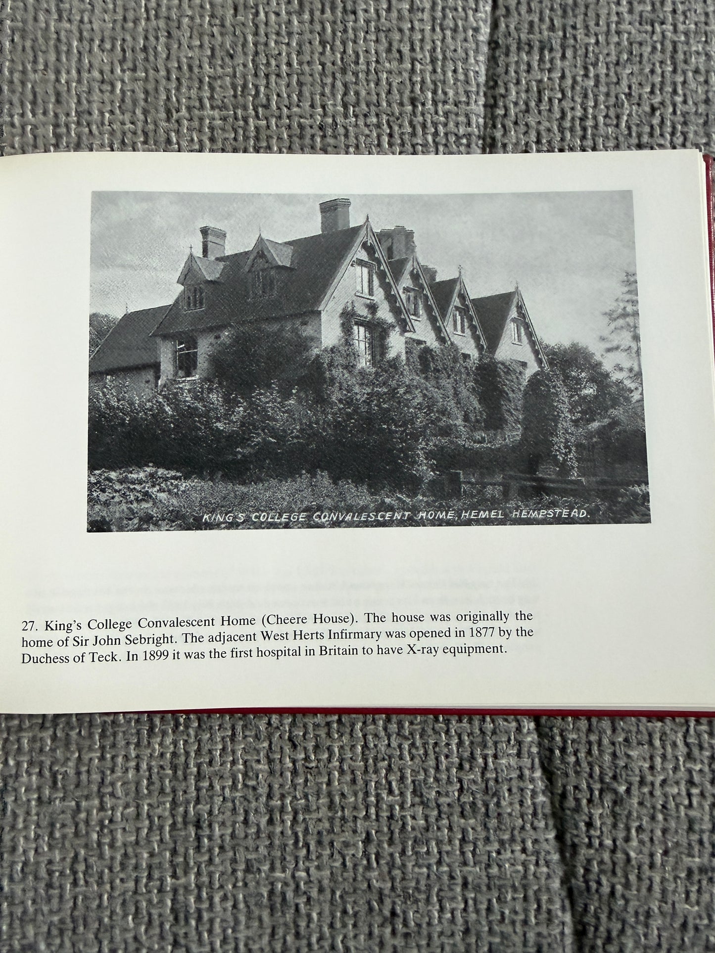 1994 Hemel Hempstead In Old Picture Postcards - Dennis F. Edwards (European Library)