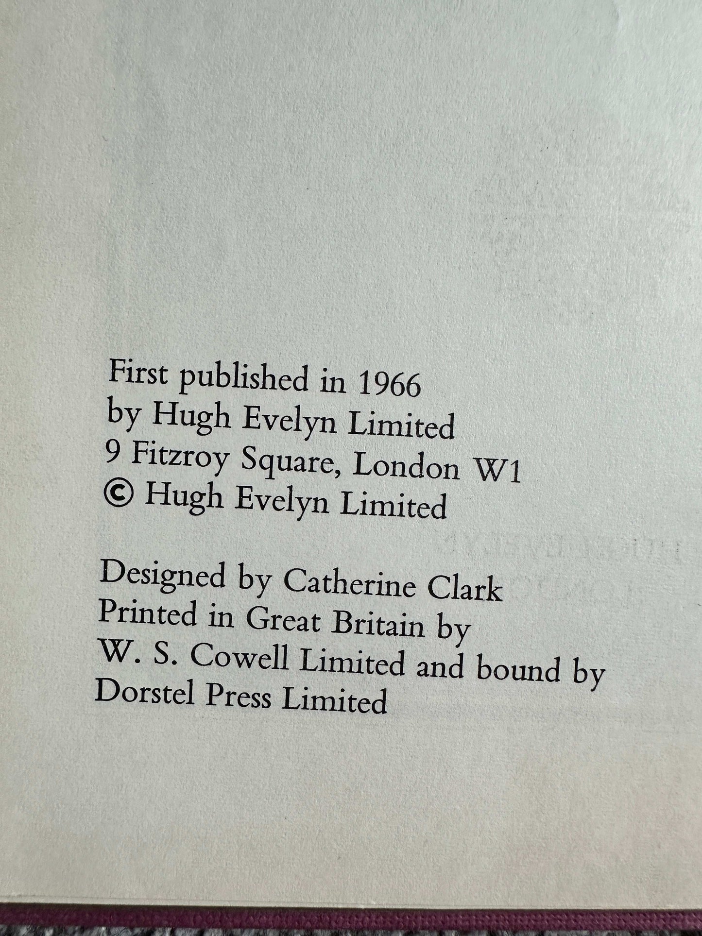 1966*1st* It’s Small, Medium & Outsize World - John Taylor (Hugh Evelyn Publisher) - Honeyburn Books (UK)