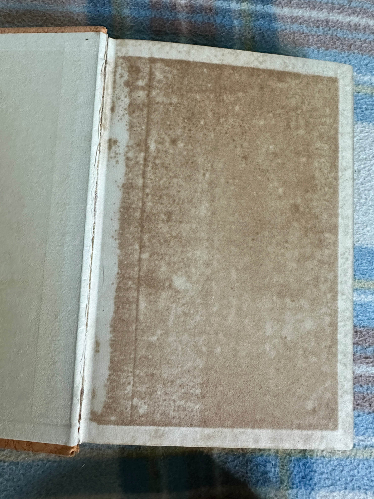 1956 Eagle Omnibus Number One : Unarmed Along Outlaws & Other True Stories(Edinburgh House Press) - Honeyburn Books (UK)