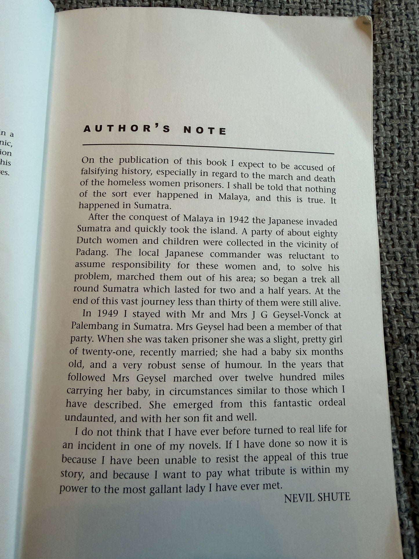2000 A Town Like Alice - Nevil Shute (House Of Stratus)