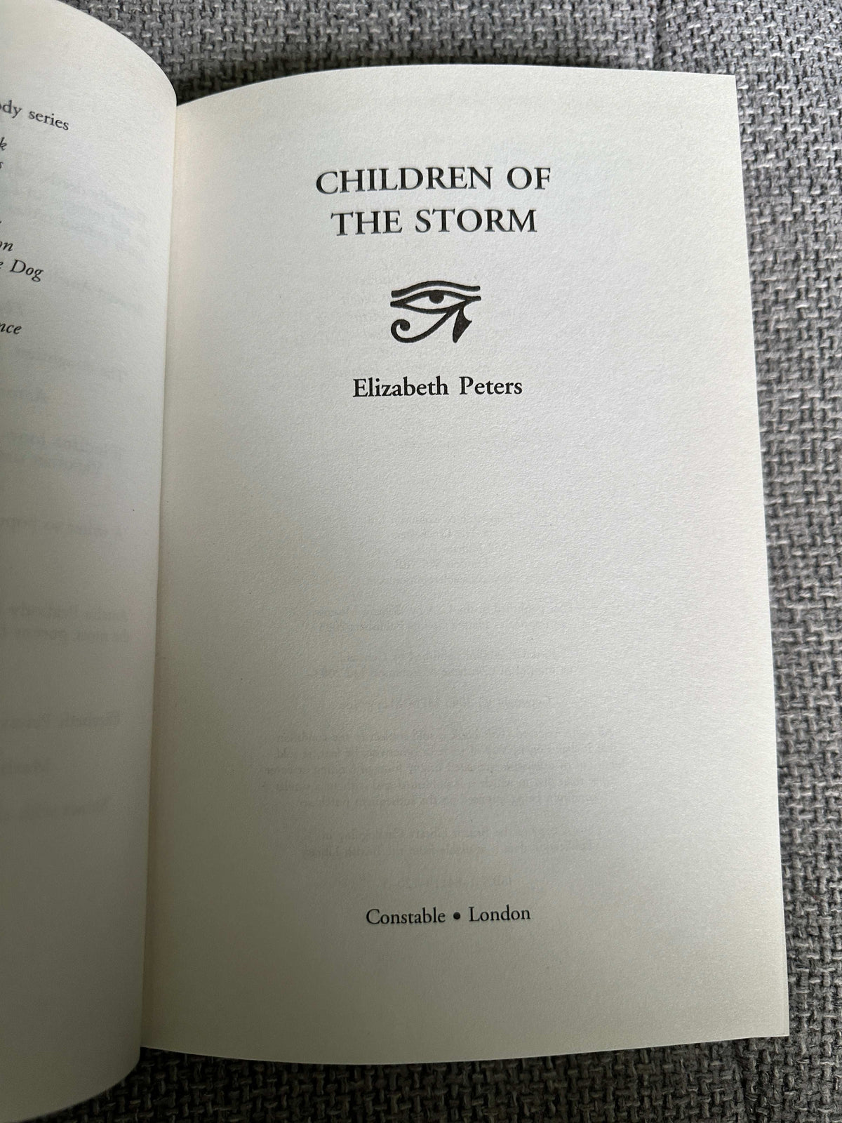 2003*1st* Children Of The Storm (Amelia Peabody Murder Mystery) Elizabeth Peters (Constable)