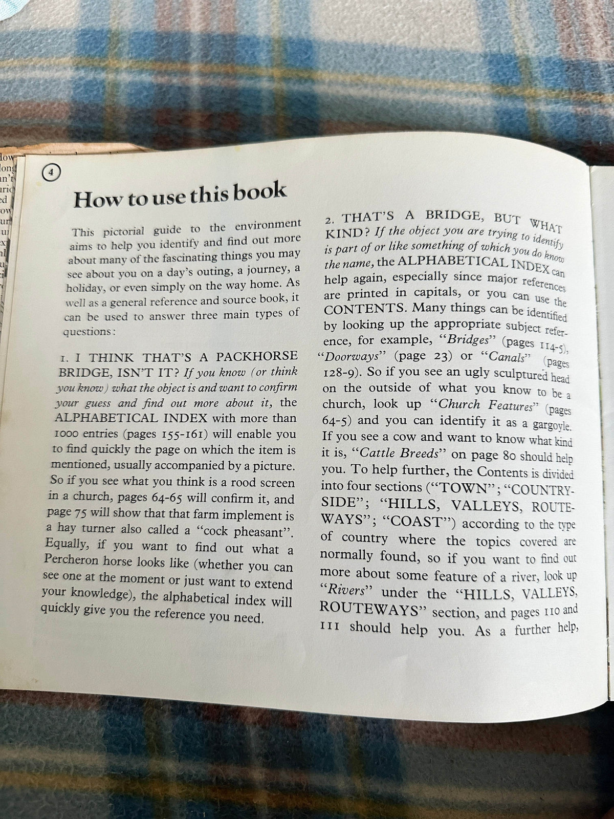 1976 Looking Around In Town & Country - Philip Sauvain(Franklin Watts Publisher) - Honeyburn Books (UK)