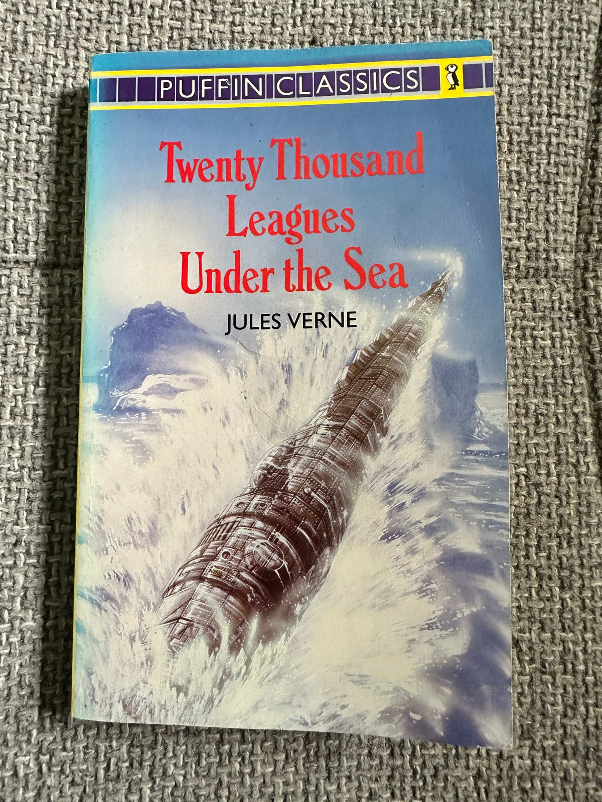 1986 Twenty Thousand Leagues Under The Sea - Jules Verne (Puffin Classics)