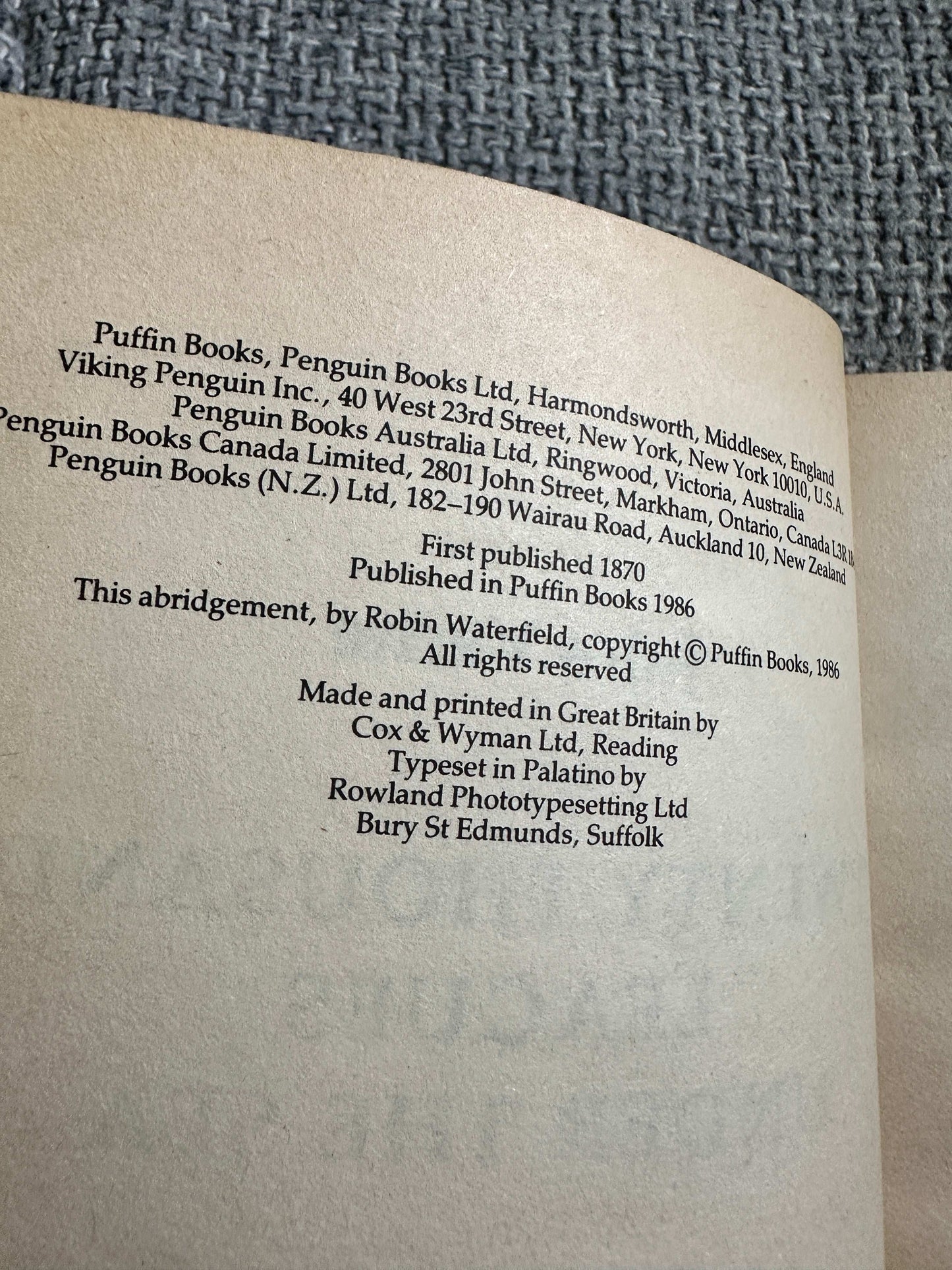 1986 Twenty Thousand Leagues Under The Sea - Jules Verne (Puffin Classics)