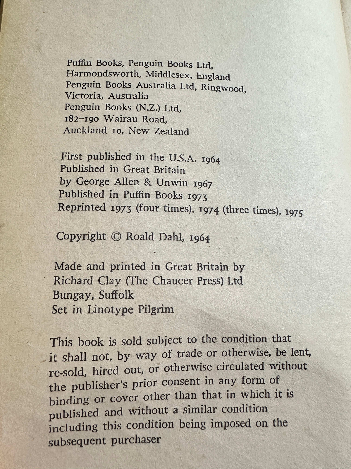 1975 Charlie & The Chocolate Factory- Roald Dahl (Faith Jaques Illust) Puffin Books