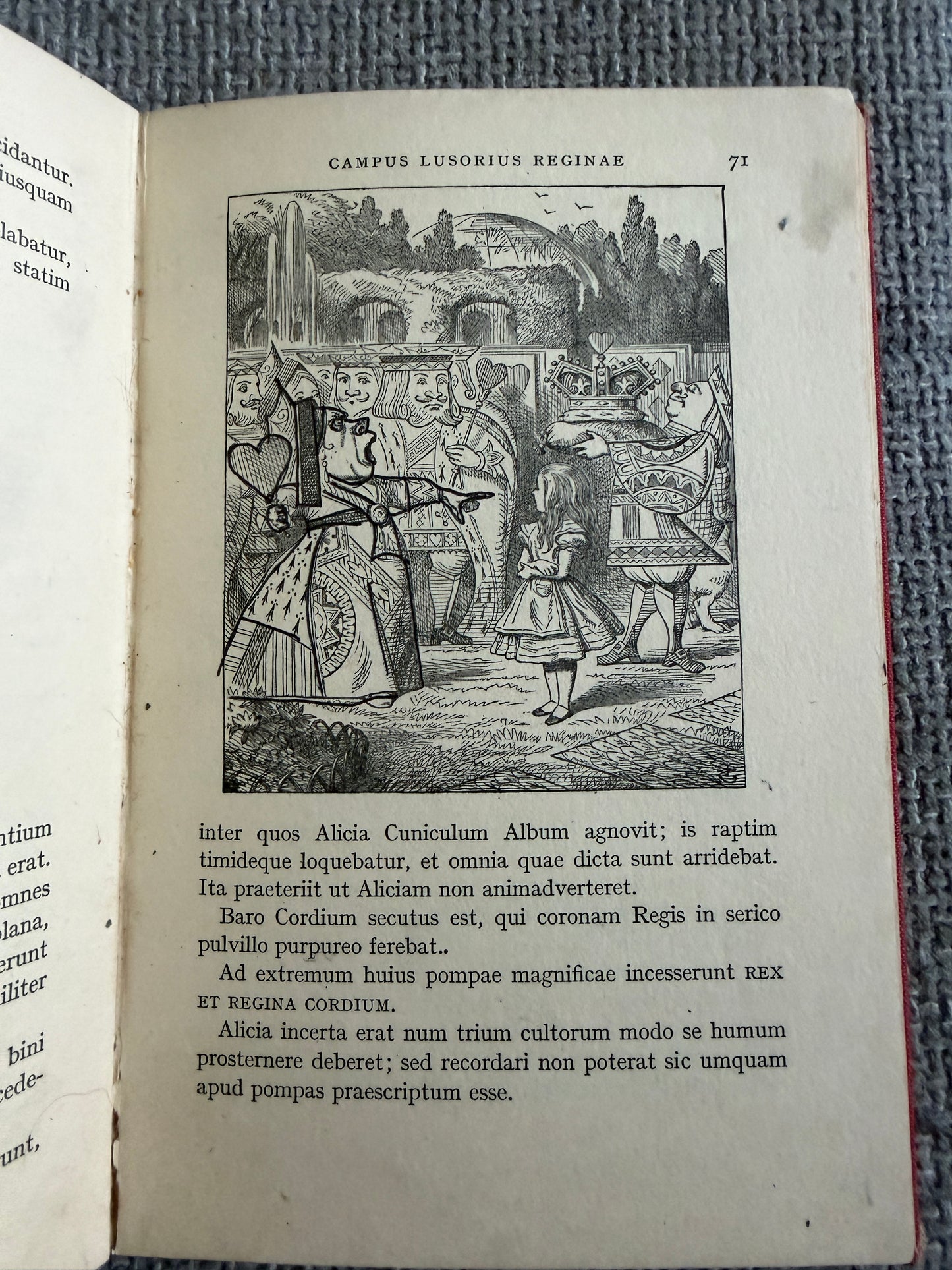 1964 Alicia In Terra Mirabili - Ludovici Carroll (Sir John Tennial illust) Latin translation Clive Harcourt Carruthers (MacMillan & Co Ltd)