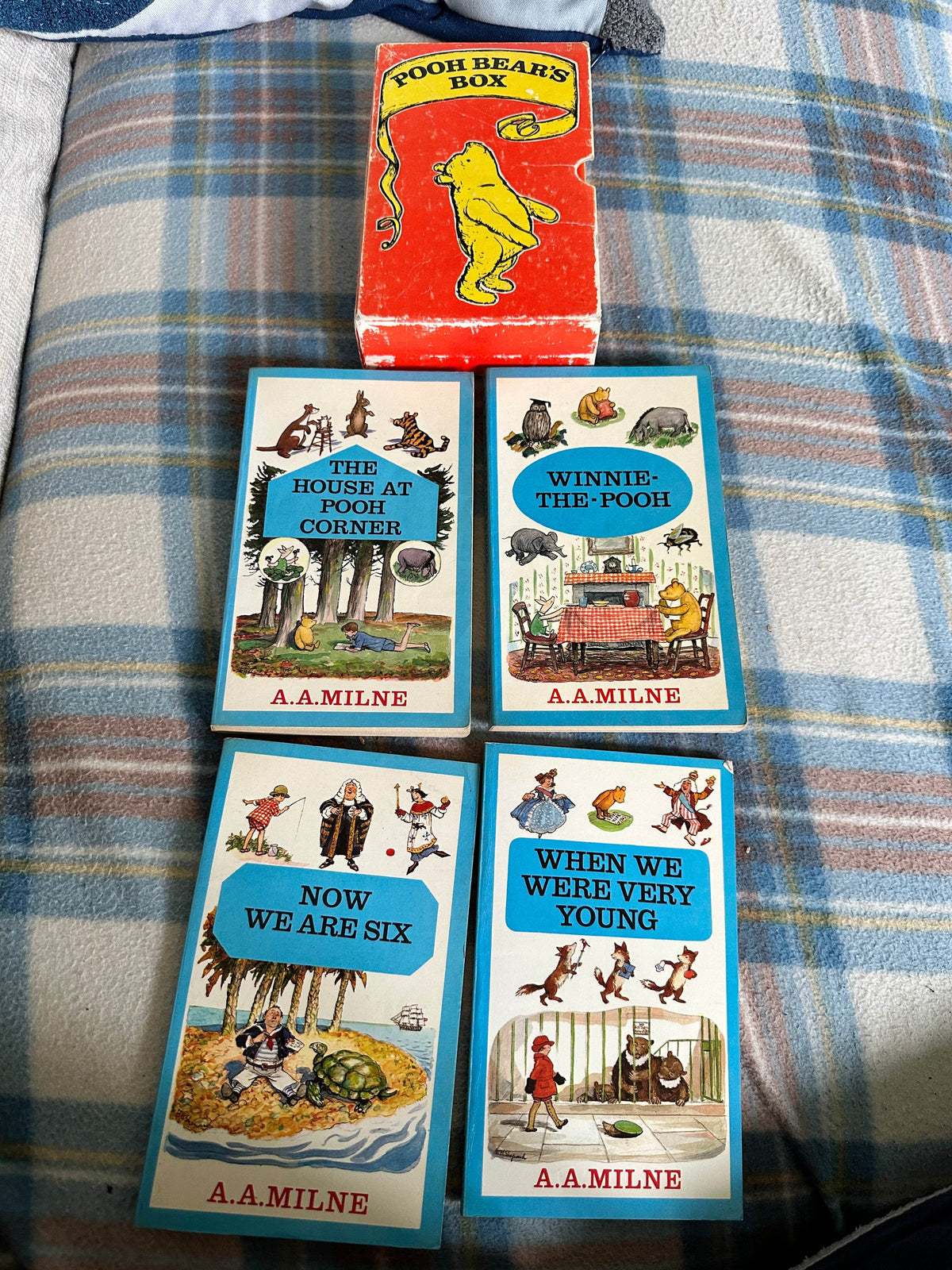 1974 Pooh Bear’s Box(4 x volumes) A. A. Milne(Methuen) - Honeyburn Books (UK)