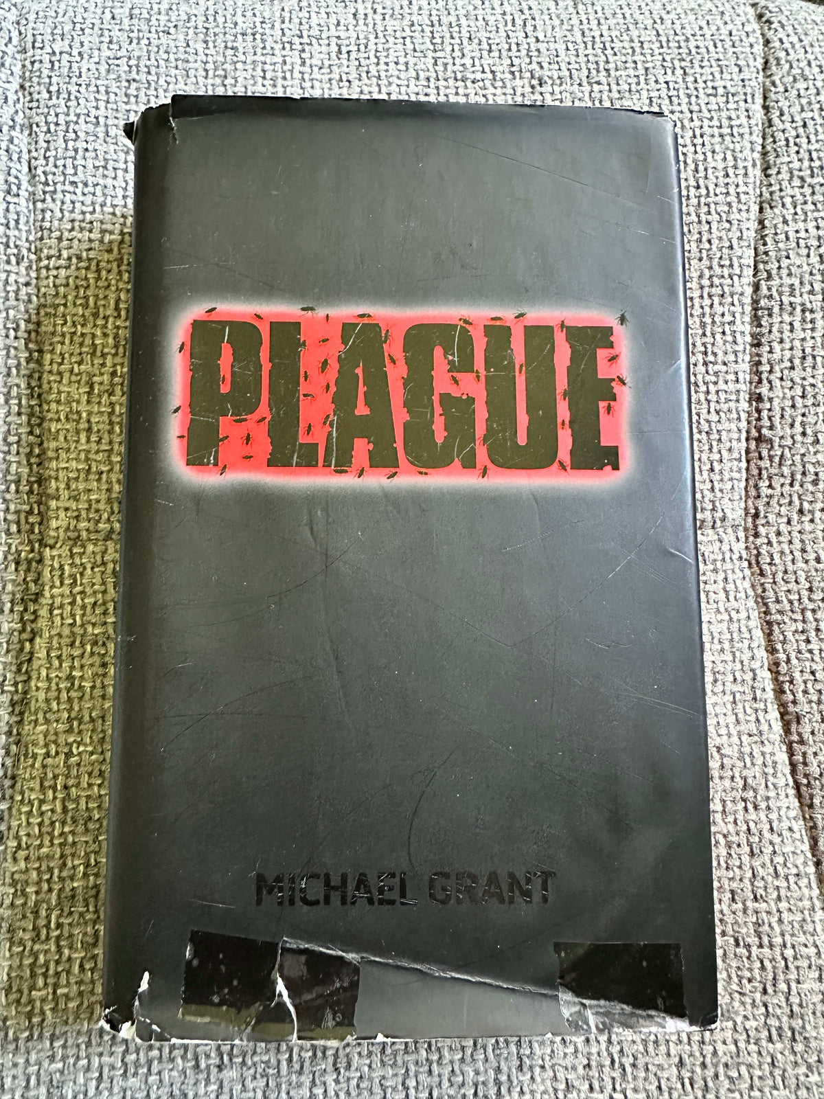 2011*1st* Plague - Michael Grant (Egmont) Sprayed edges