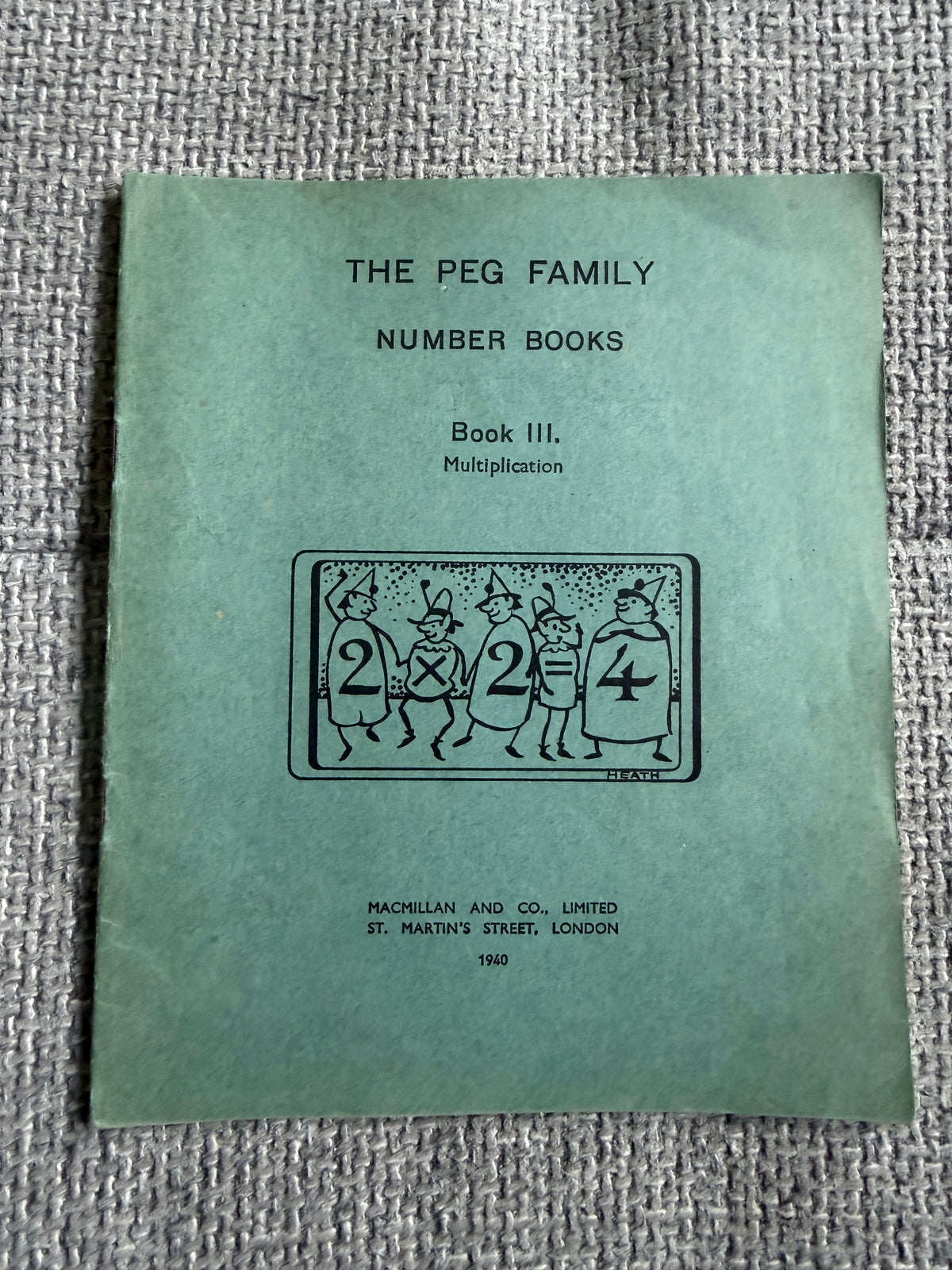 1940 The Peg Family Number Books No.3 (MacMillan & Co Ltd)