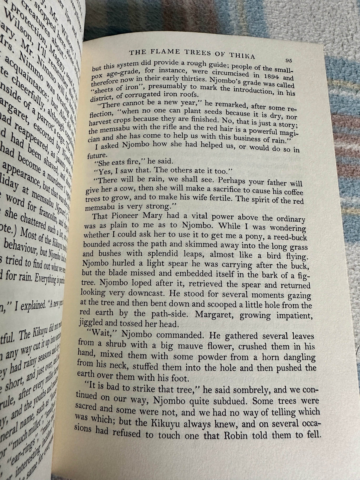 1980 The Flame Trees Of Thika - Elspeth Huxley(Chatto & Windus) - Honeyburn Books (UK)