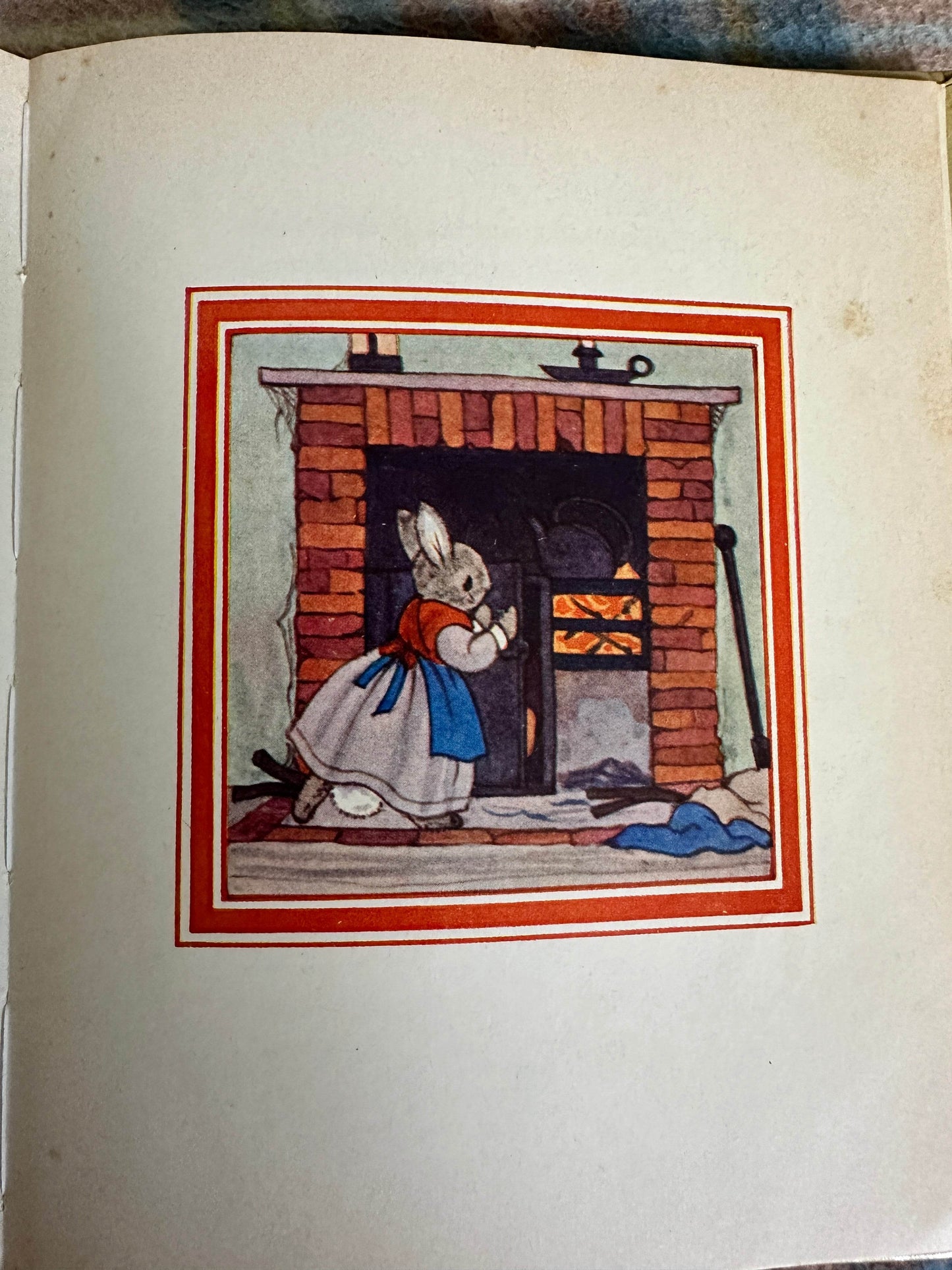 1970 Little Grey Rabbit To The Rescue(A Play) Alison Uttley(Margaret Tempest illustration) Collins - Honeyburn Books (UK)