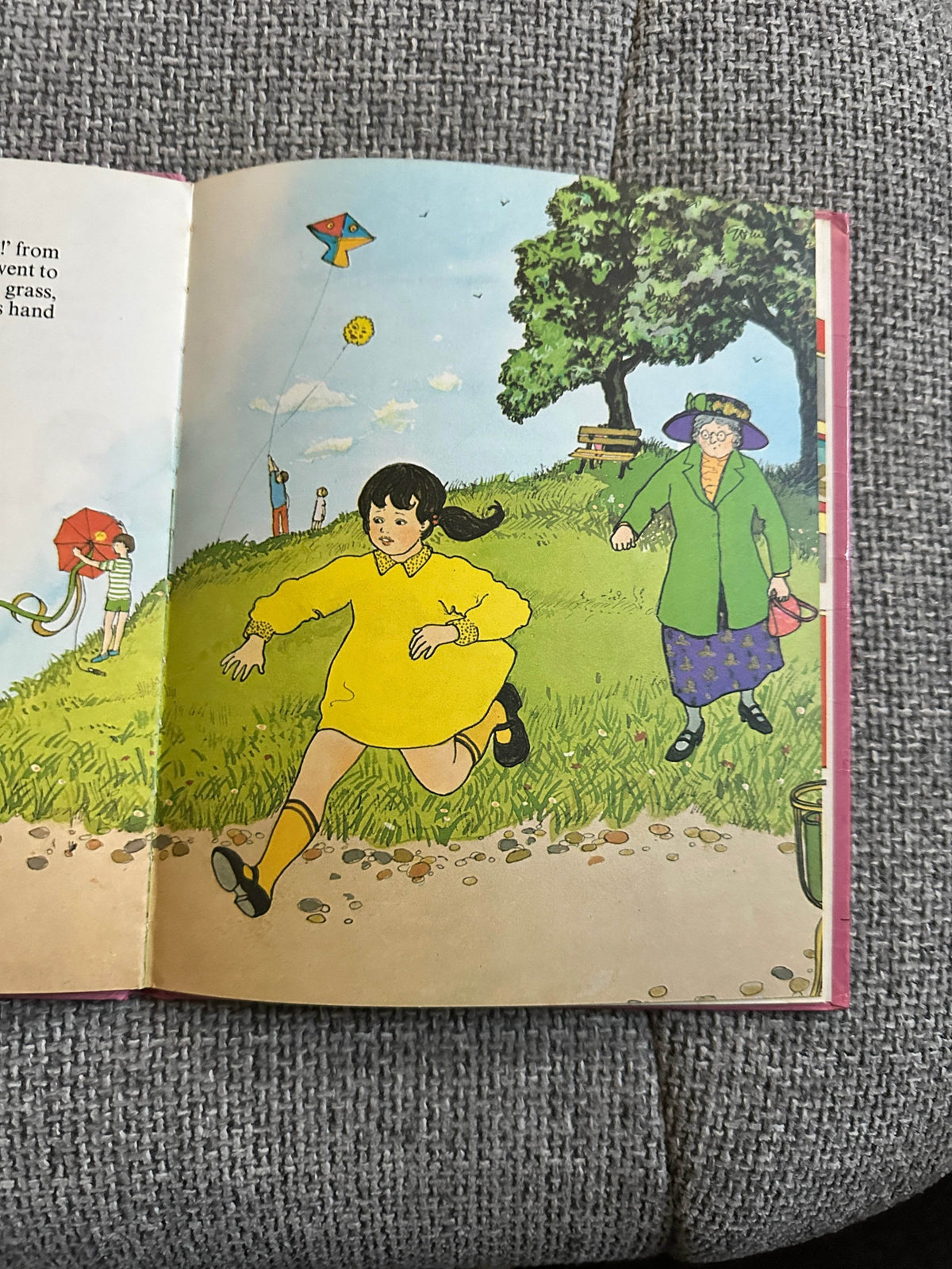 1977*1st* Peg & James Go To The Park - Mary Batchelor(Jolyne Knox Illust)Pickering & Inglis - Honeyburn Books (UK)