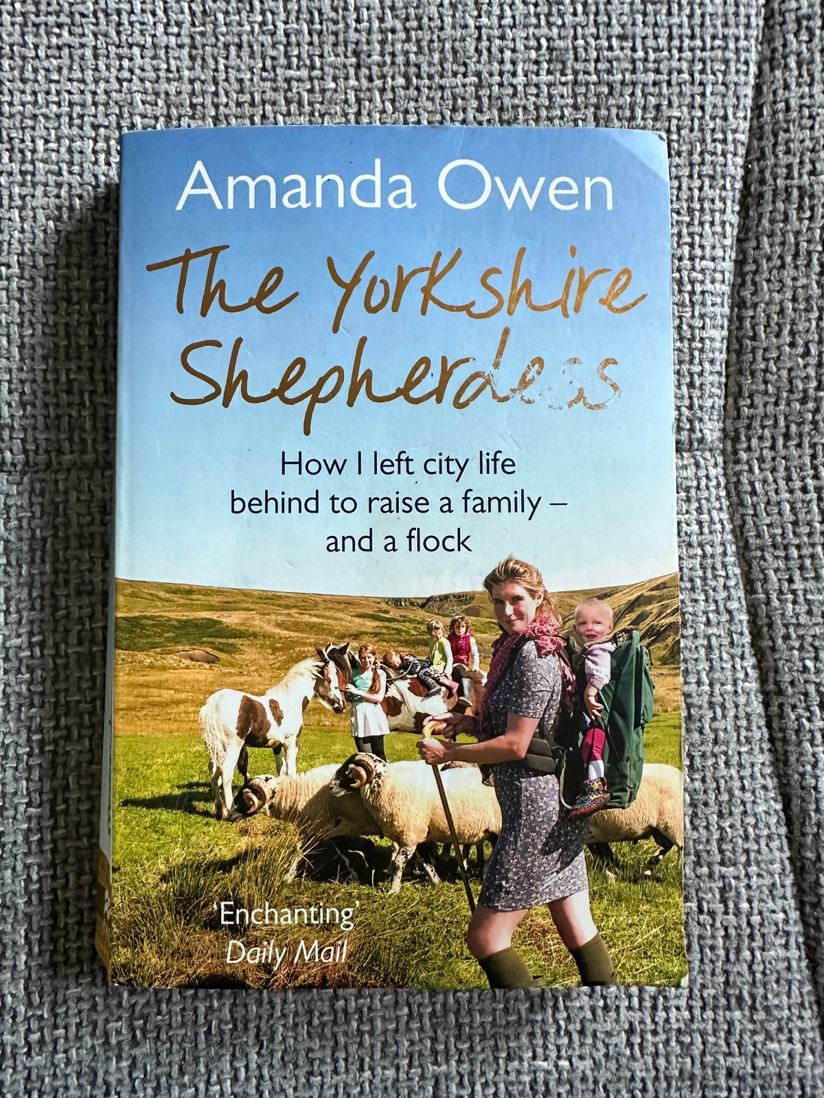 2014 The Yorkshire Shepherdess - Amanda Owen(Pan Books) - Honeyburn Books (UK)