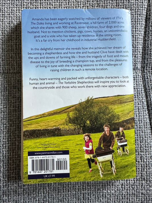 2014 The Yorkshire Shepherdess - Amanda Owen(Pan Books) - Honeyburn Books (UK)