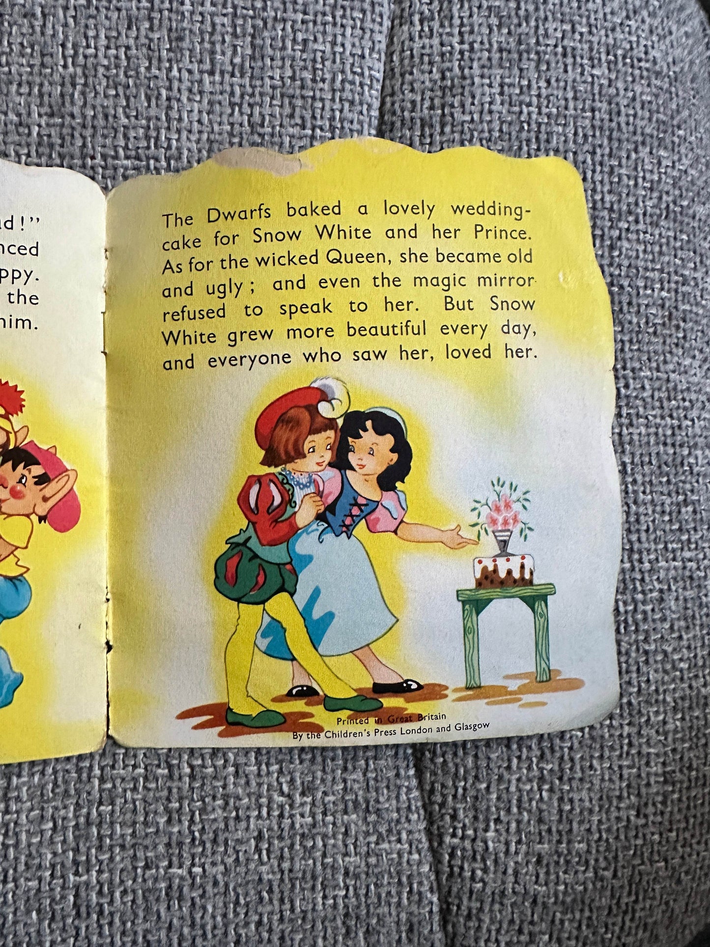 1950’s Snow White’s Cottage (Children’s Press Ltd publisher) - Honeyburn Books (UK)