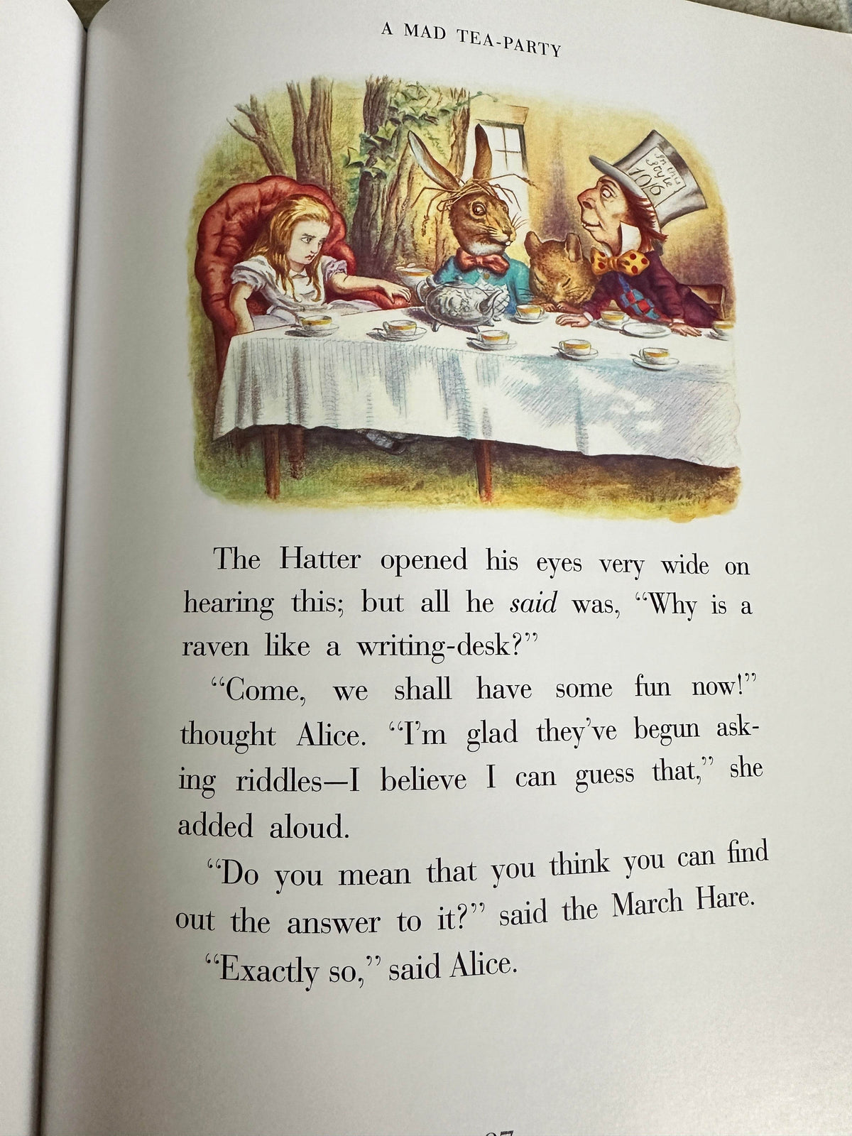 2011 Alice’s Adventures In Wonderland - Lewis Carroll(intro by Philip Pullman) Sir John Tenniel illustrated (MacMillan Books) - Honeyburn Books (UK)
