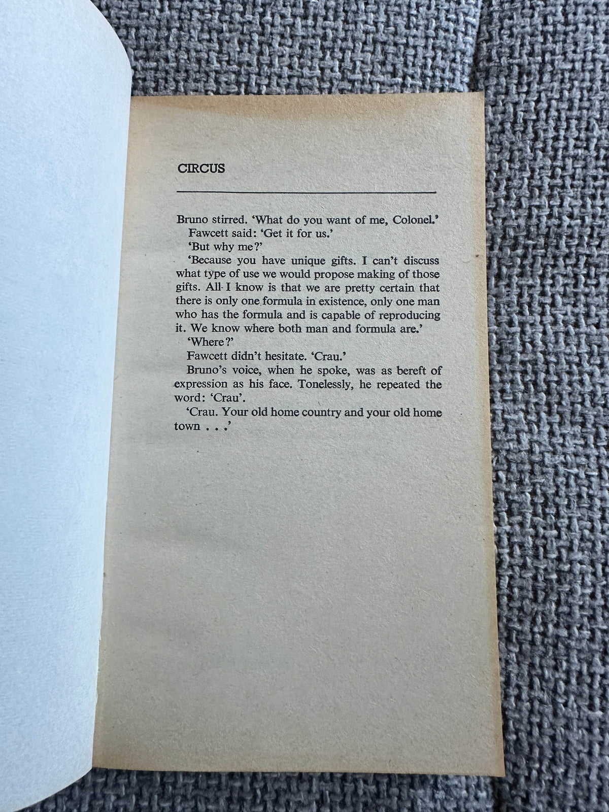 1977*1st* Circus - Alistair MacLean(Fontana) - Honeyburn Books (UK)