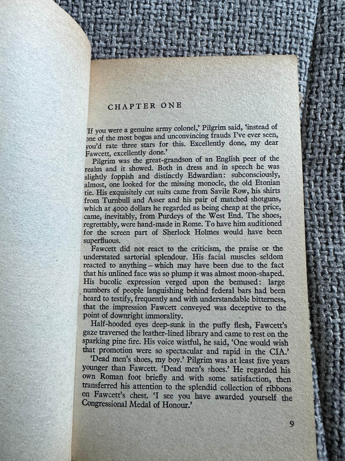 1977*1st* Circus - Alistair MacLean(Fontana) - Honeyburn Books (UK)
