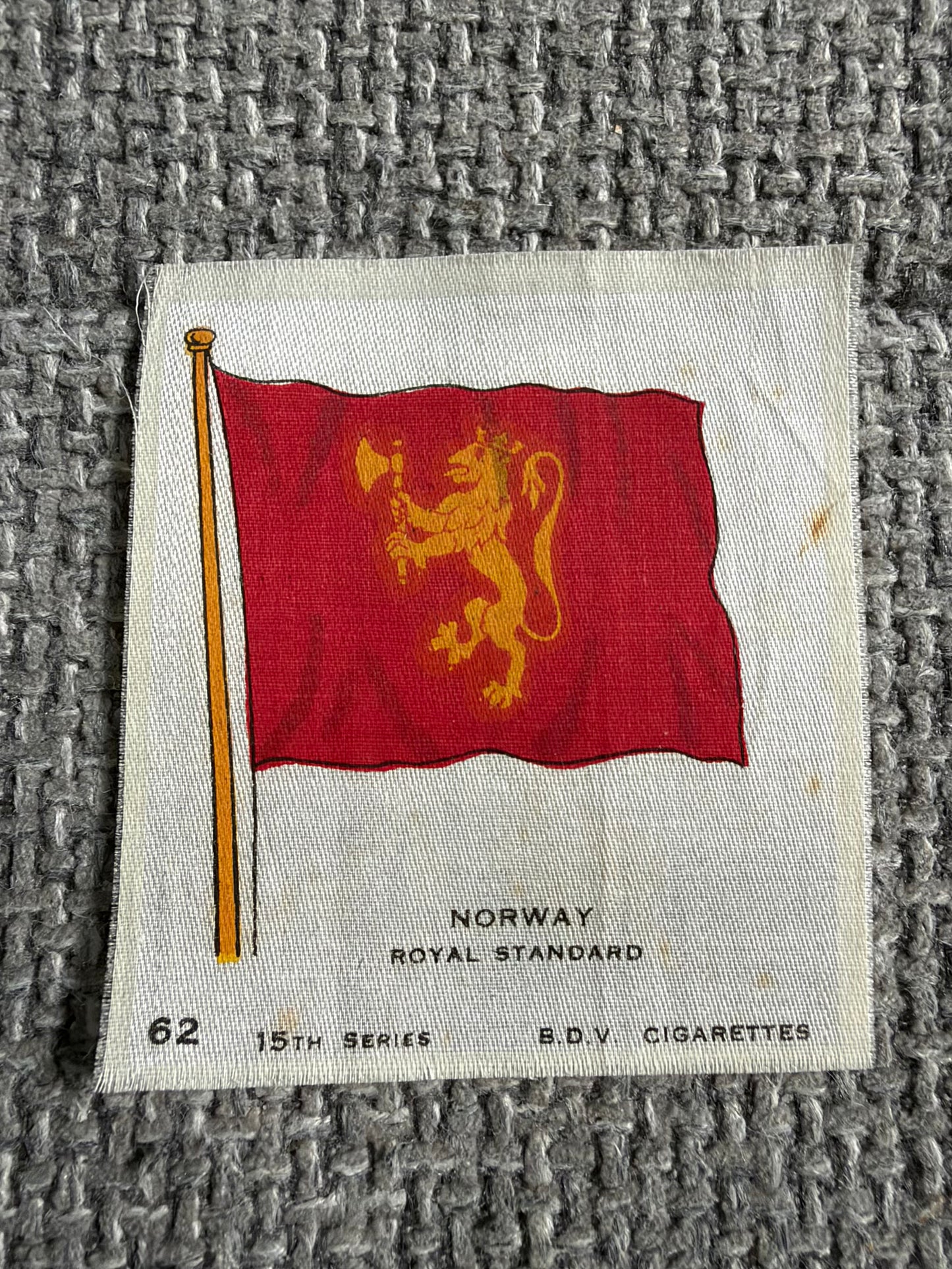 B.D.V. Silk Flag — Norway, Royal Standard — No.62 — 15th Series — c.1915