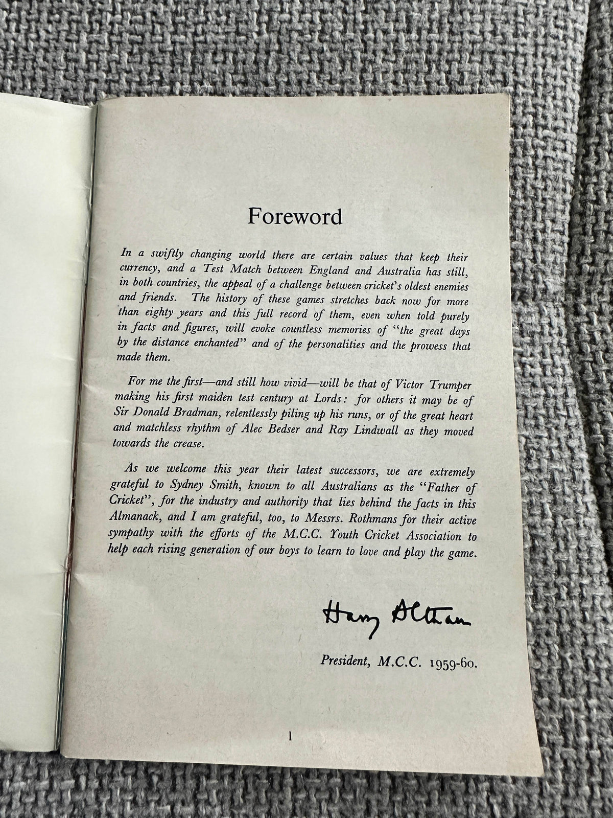 1960 Rothmans Test Cricket Almanack - Honeyburn Books (UK)