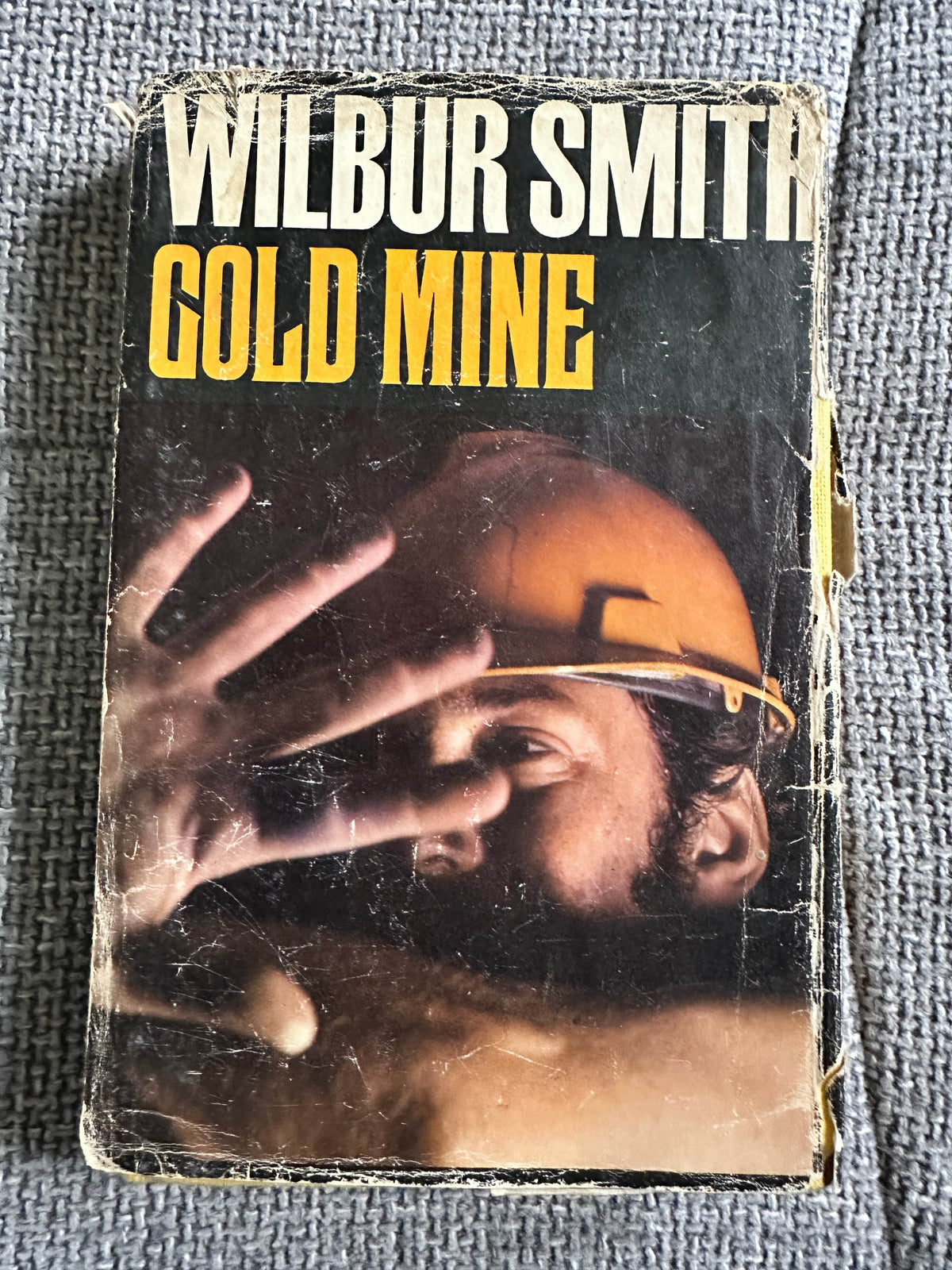 1971 Gold Mine - Wilbur Smith(World Books) - Honeyburn Books (UK)