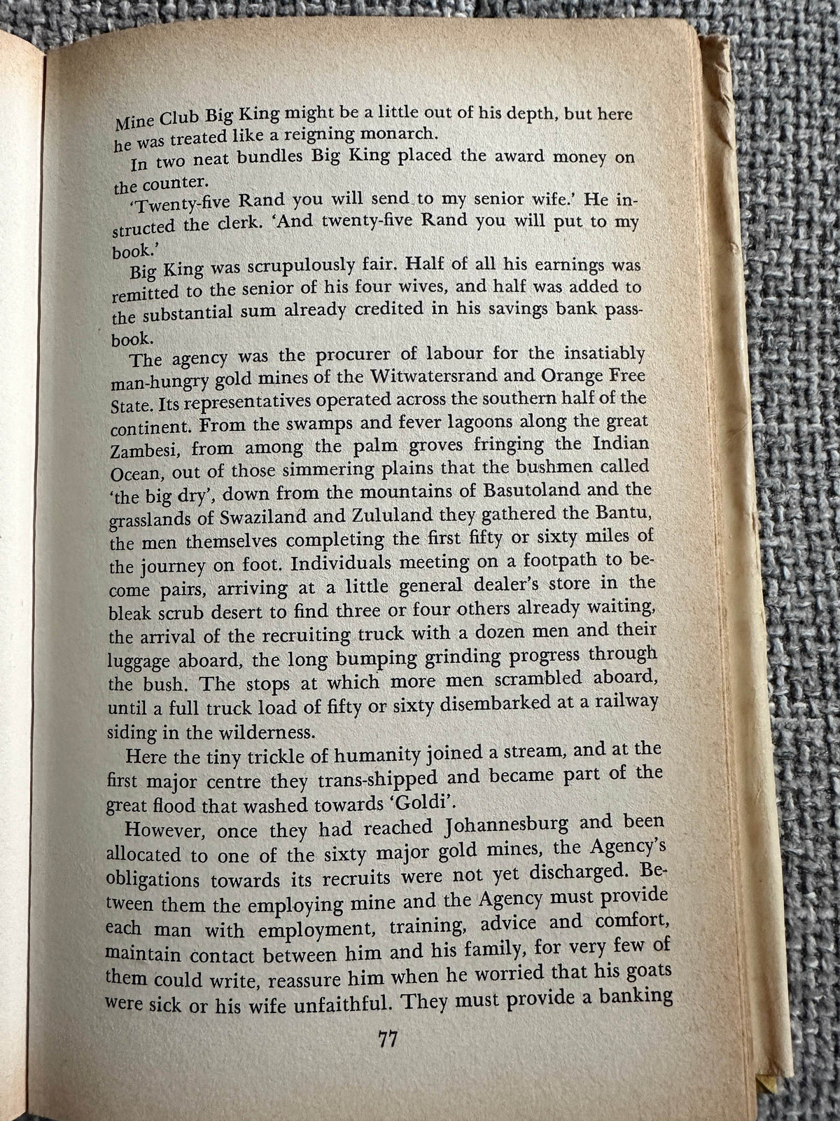 1971 Gold Mine - Wilbur Smith(World Books) - Honeyburn Books (UK)