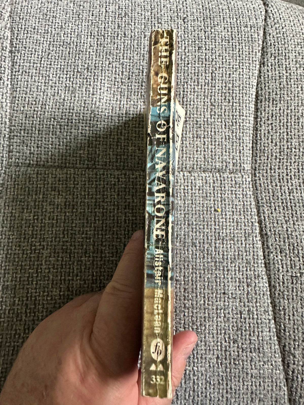 1962 The Guns Of Navarone - Alistair MacLean (Fontana Books)