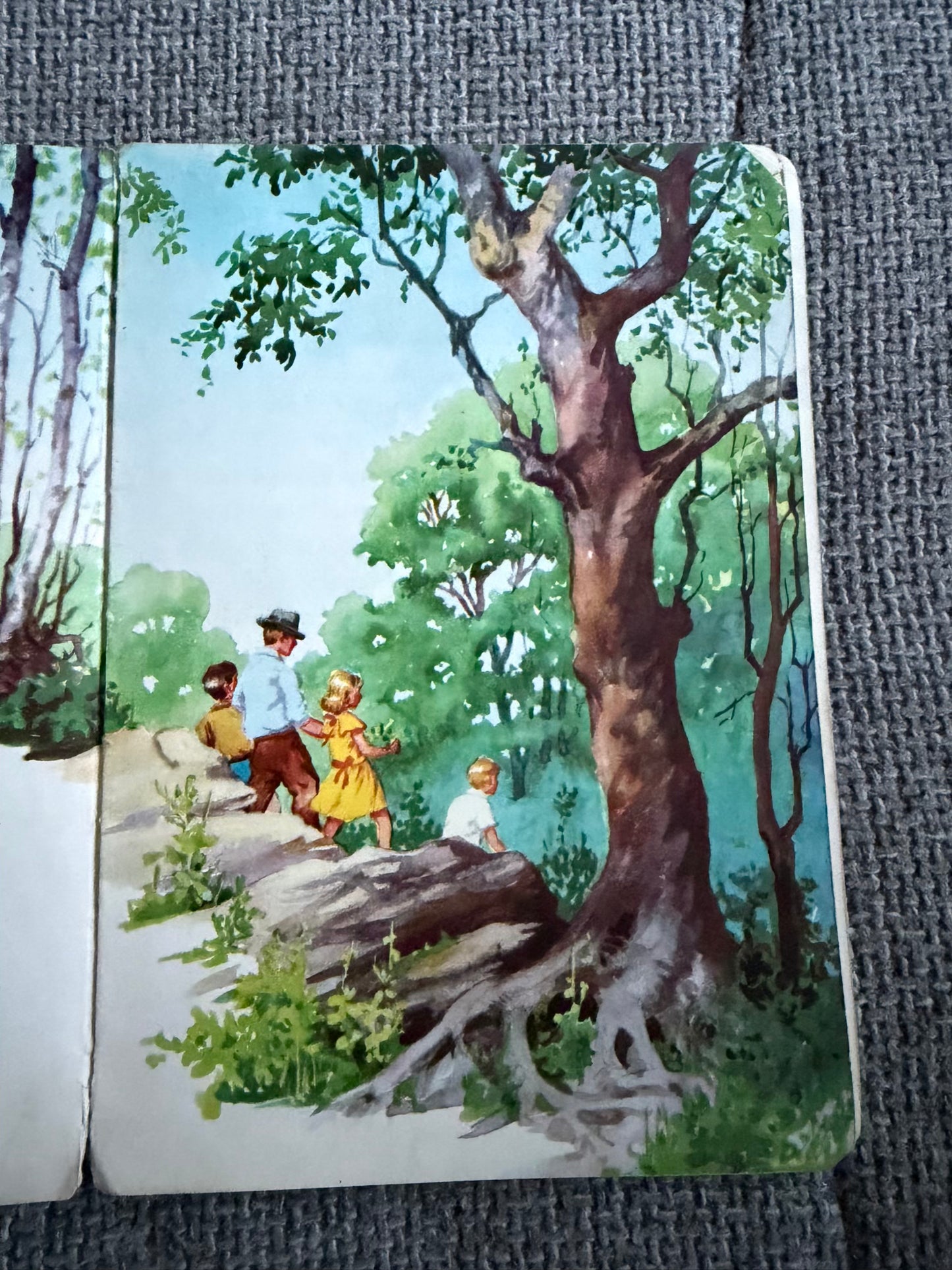 1957 Days In The Sun - Mabel O’Donnell & Rona Munro (Margaret & Florence Hoopes & Margaret Ayer illust) James Nisbet & Co Ltd