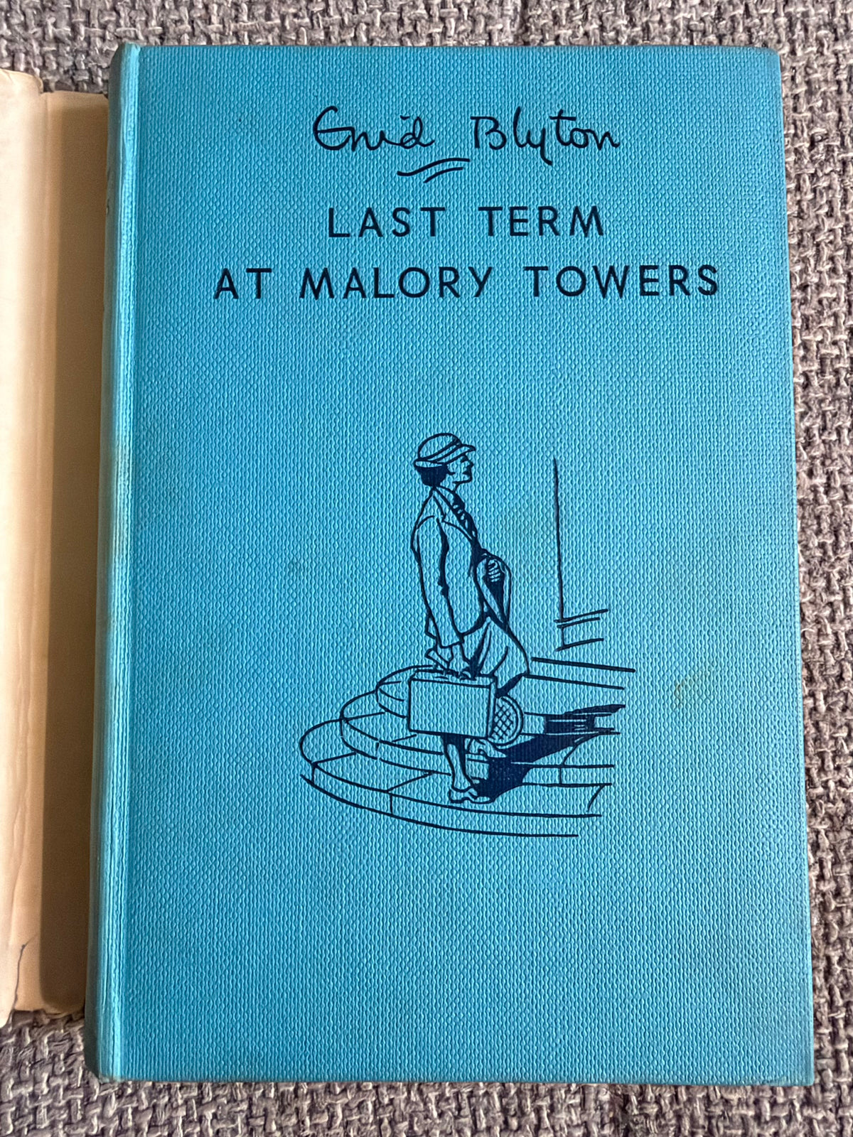 1957 Last Term At Malory Towers - Enid Blyton (Stanley Lloyd illust. Lilian Buchanan cover) Methuen & Co Ltd