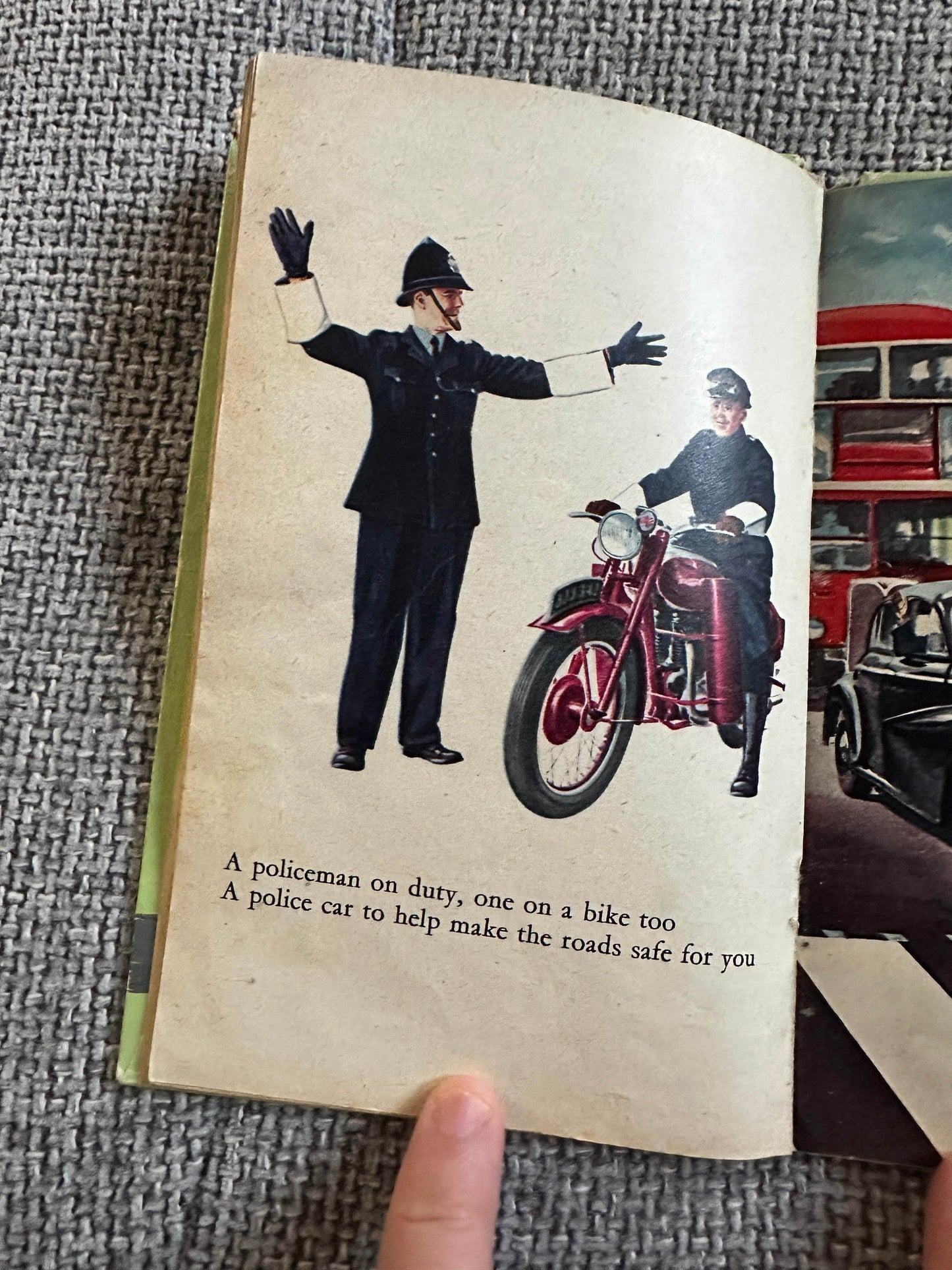 1950’s Teddy Bear’s Picture Book Of Look & See(Sampson Low Ltd) - Honeyburn Books (UK)