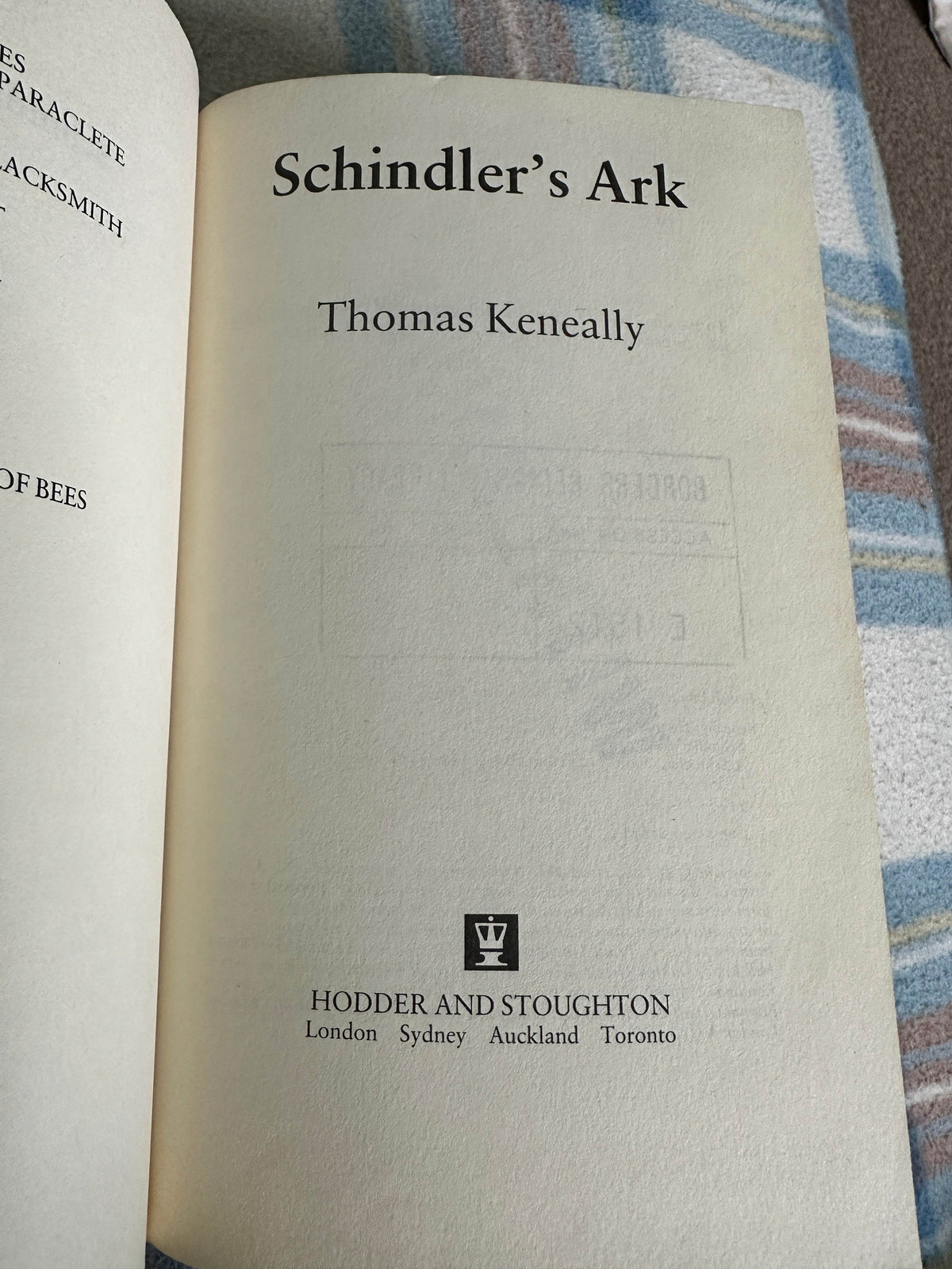 1982*1st* Schindler’s Ark - Thomas Keneally(Hodder & Stoughton)ex-library two stamps - Honeyburn Books (UK)