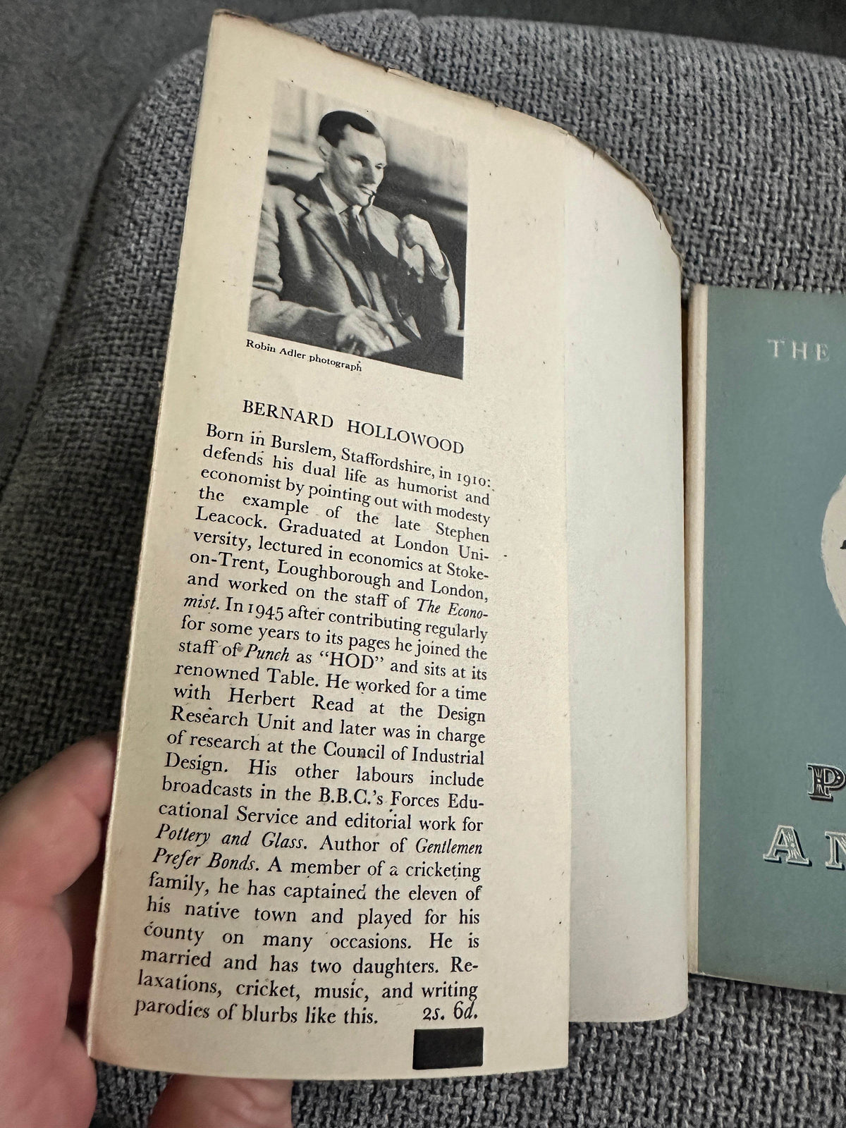 1947*1st*The Things We See no4 - Pottery & Glass - Bernard Hollowood (Penguin Books) - Honeyburn Books (UK)