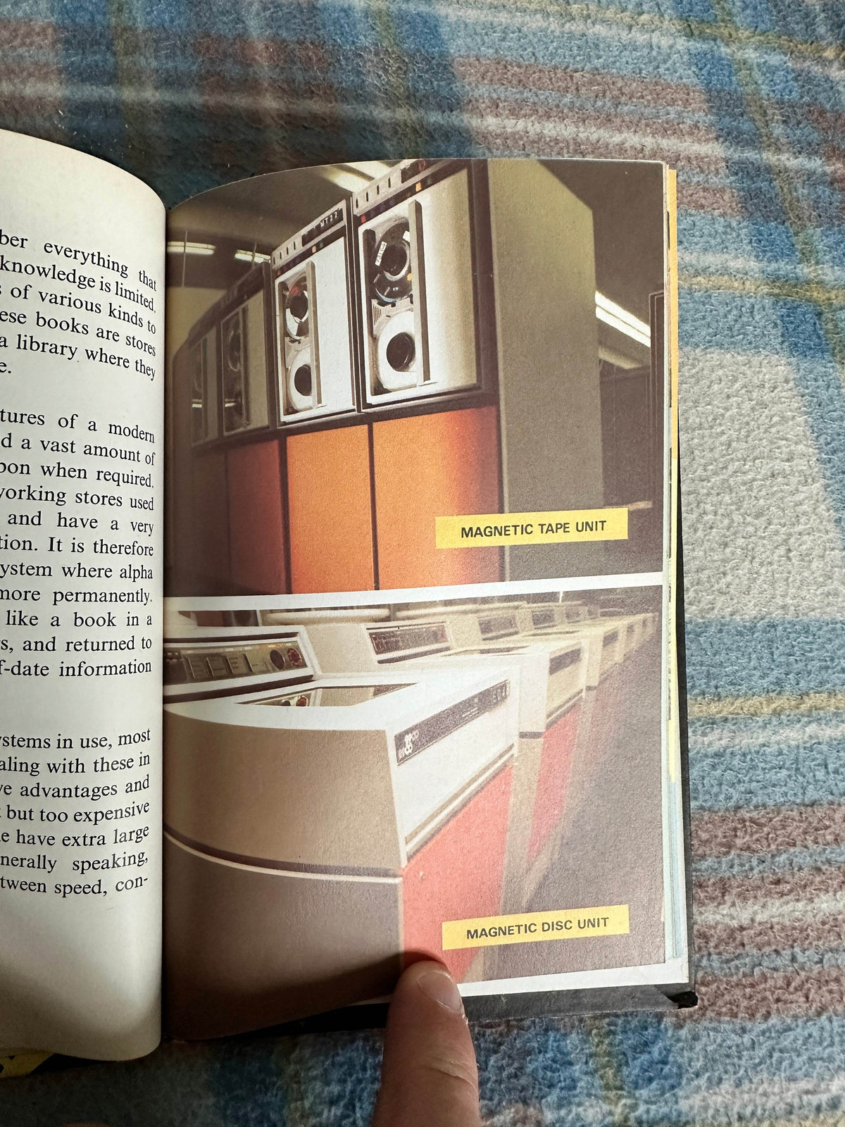 1979 The Computer(How It Works)(Series 654)David Carey & James Blythe(Illust B. H. Robinson & Gerald Witcomb(Ladybird Books) - Honeyburn Books (UK)