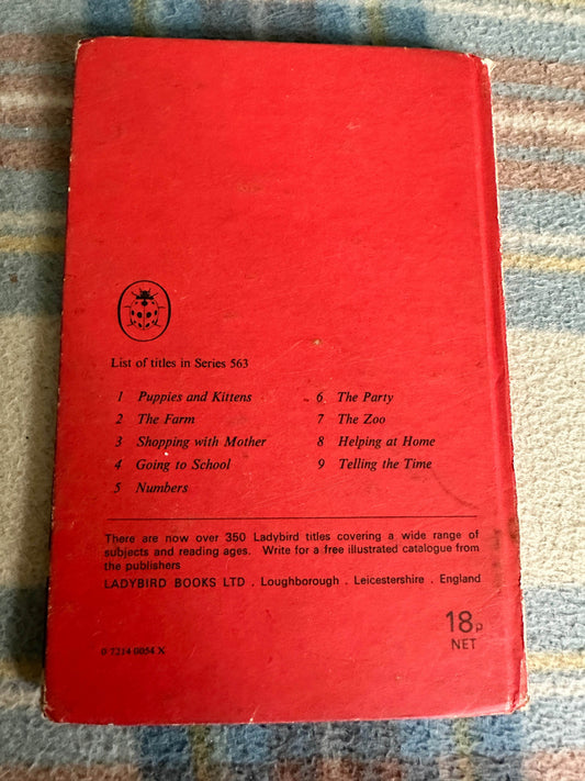 1960 The Zoo(Series 563 Ladybird) M. E. Gagg(Barry Driscoll Illust)Ladybird Books - Honeyburn Books (UK)