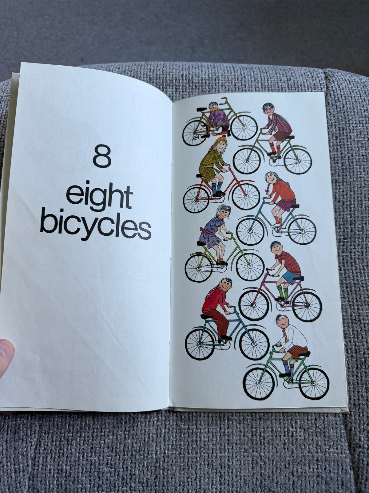 1970 Numbers Of Things - Helen Oxenbury (William Heinemann)