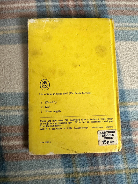 1972c The Public Services: Electricity(Series 606E) I. & J. Havenhand(John Berry Illust)Wills & Hepworth - Honeyburn Books (UK)
