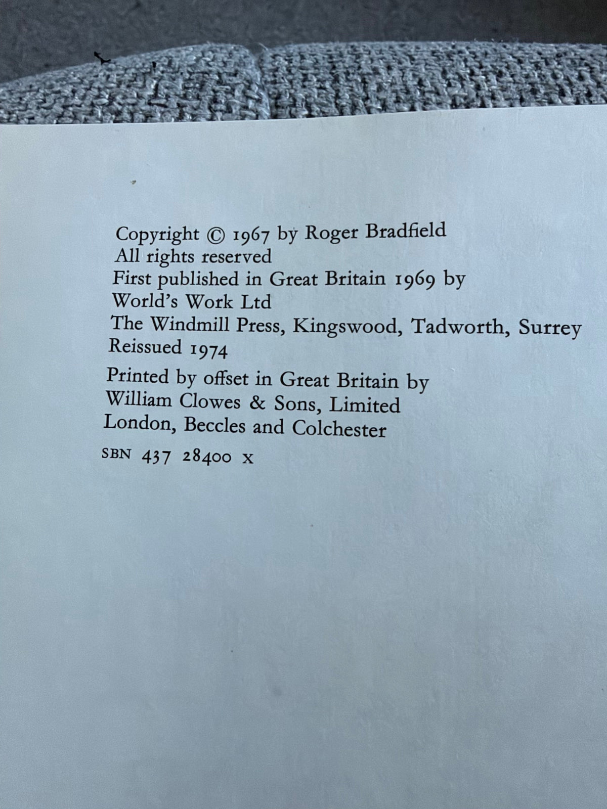 1974 A Good Knight For Dragons - Roger Bradfield (World’s Work)