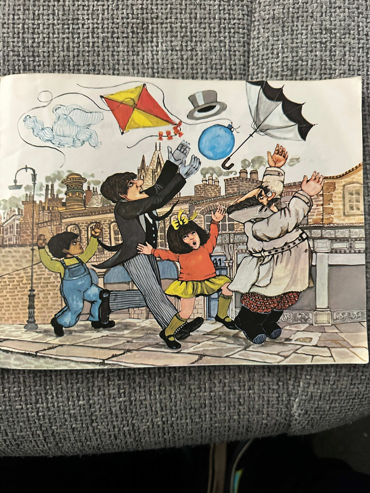 1980 The Wind Blew - Pat Hutchins (Picture Puffin)