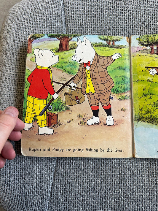 1977 Rupert Goes Fishing (Board Book) Purnell Books
