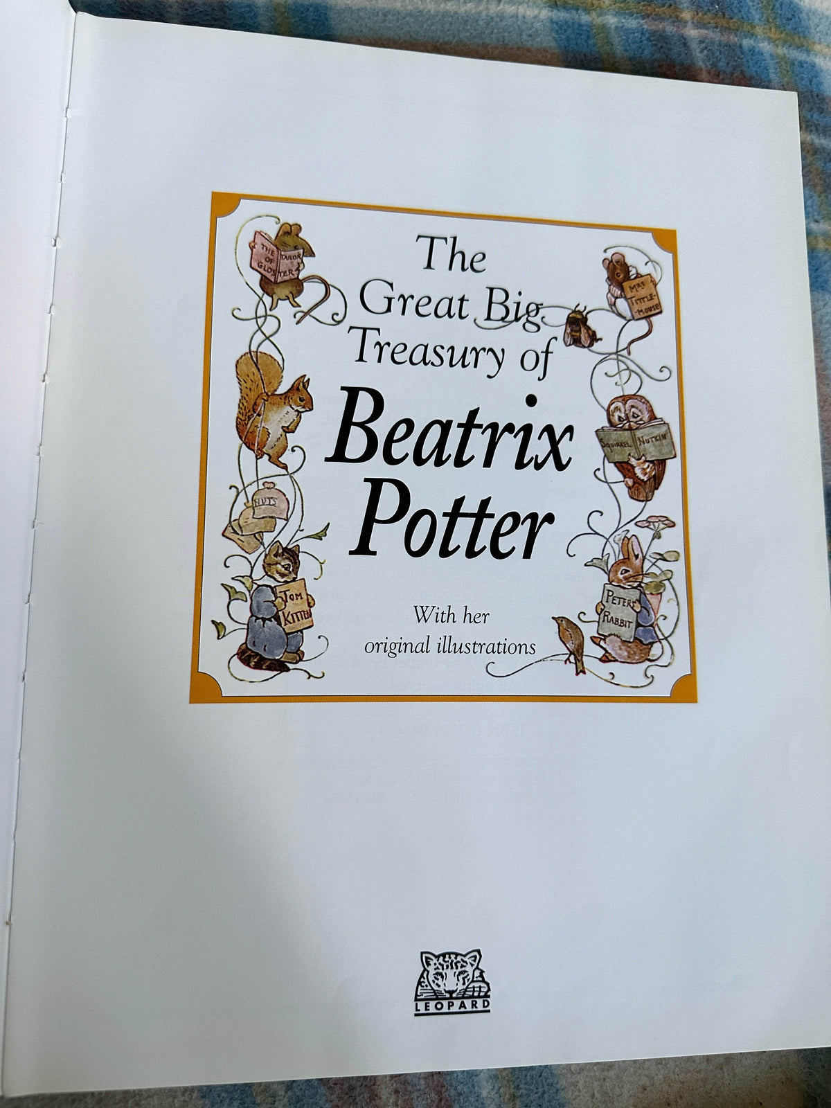 1996 The Great Big Treasury Of Beatrix Potter with original illustrations(Leopard Books) - Honeyburn Books (UK)