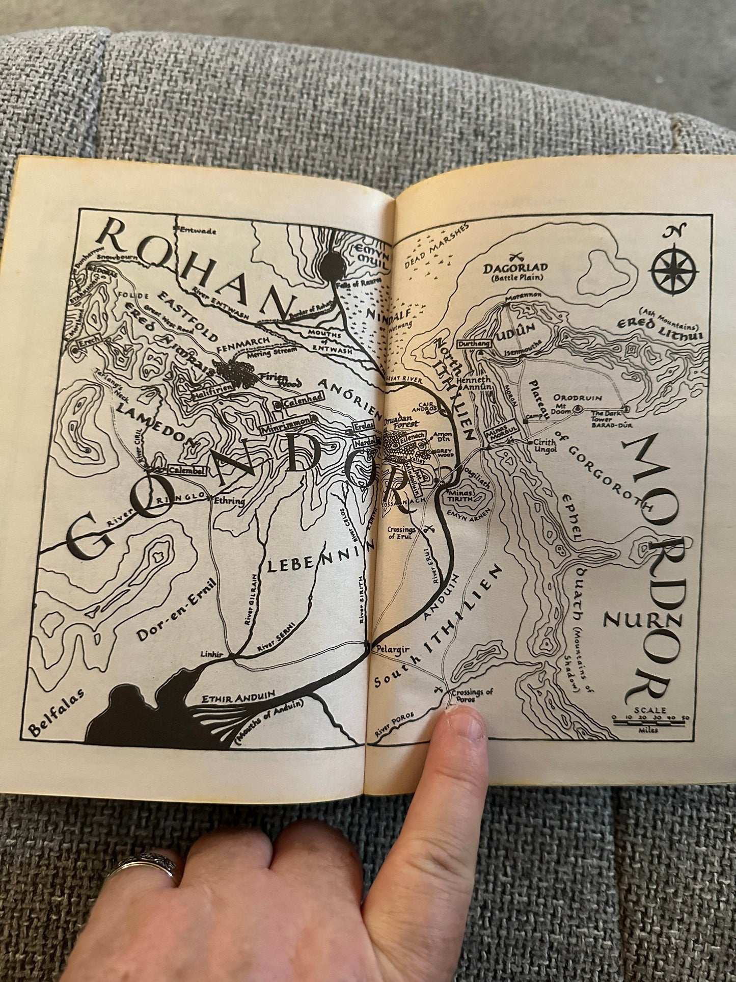2001 Lord Of The Rings(Complete) J. R. R. Tolkien(With maps) HarperCollins Paperback - Honeyburn Books (UK)