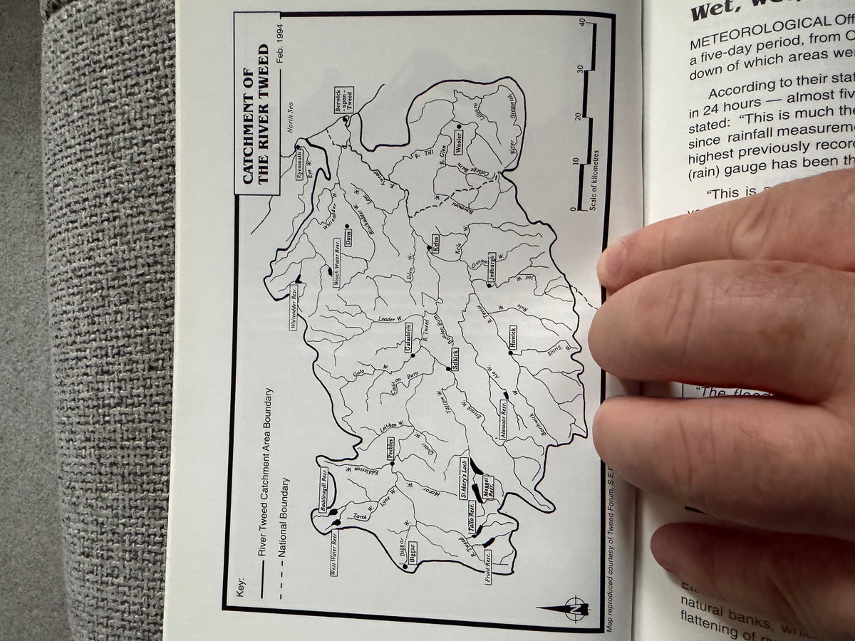 1997 Troubled Waters Recalling The Flood Of ‘77 - Kirkhope Primary School Etterickbridge (Bordersprint Ltd)