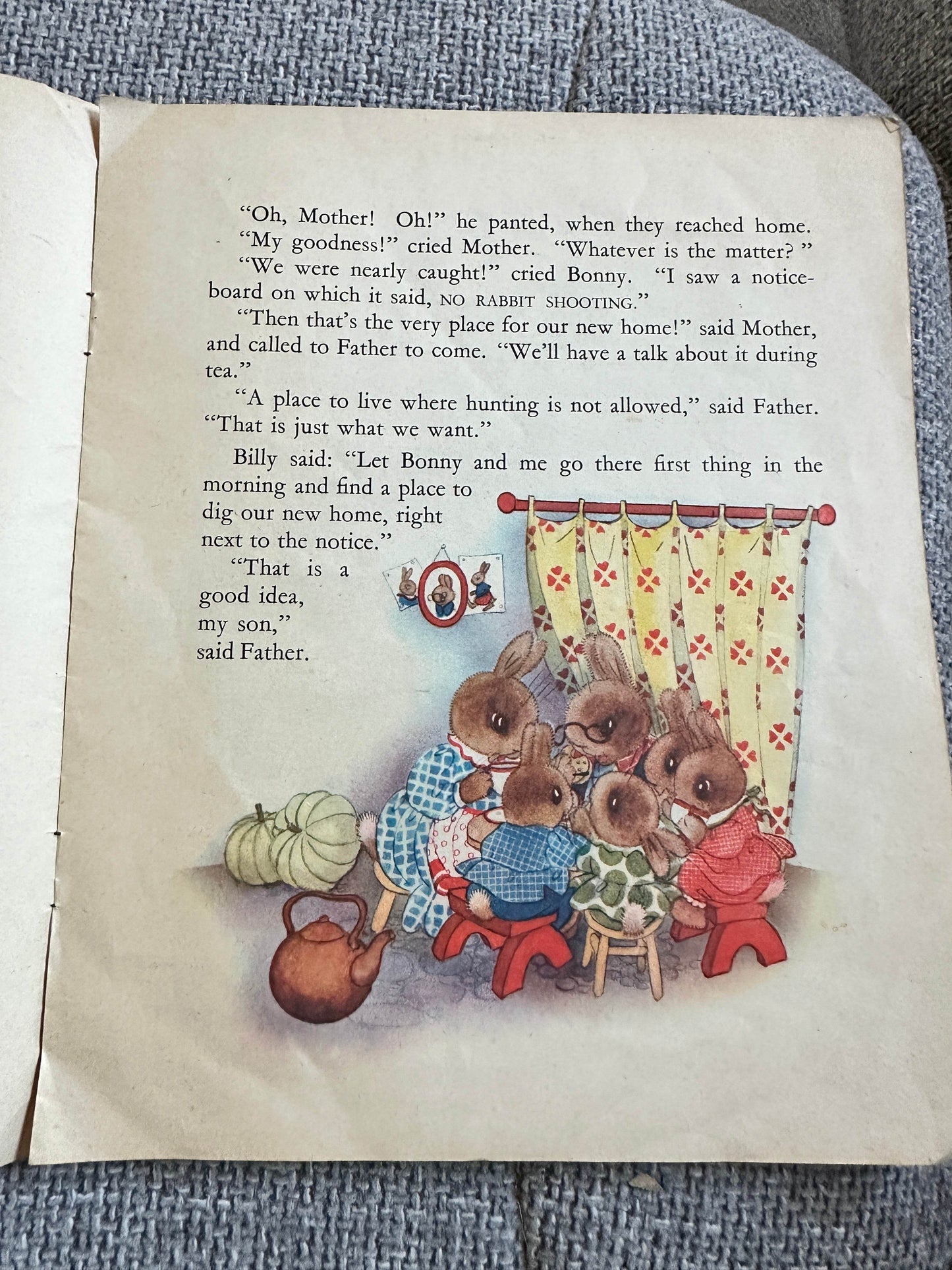 1964 The Bunnies Move House (Purnell & Sons Ltd) - Honeyburn Books (UK)