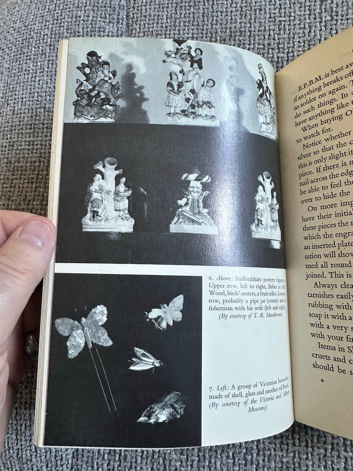 1970*1st* A First Book Of Antiques - Cyril Bracegirdle (Leslie Atkinson Illust) Heinemann - Honeyburn Books (UK)
