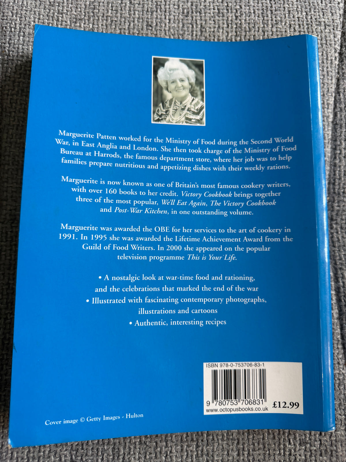 2009 Victory Cookbook (Nostalgic Food & Facts 1940-1954) Marguerite Patten (Chancellor Press)