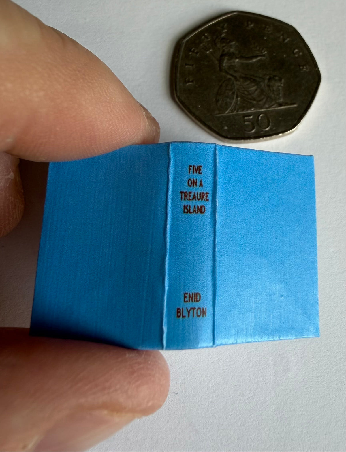 Five On Treasure Island 1:12 2x3 scale, debacle dust jacket opening book
