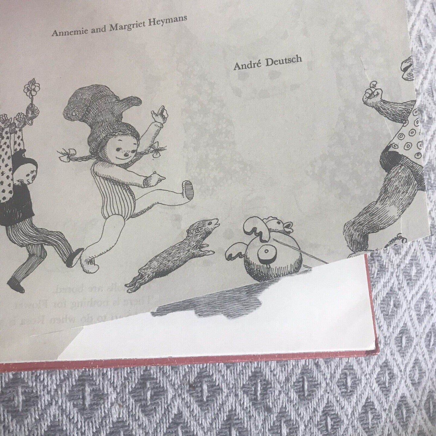 1971 The Dolls Party Book by Anniemie & Margreit Heymans - André Deutsch Publisher - Honeyburn Books (UK)