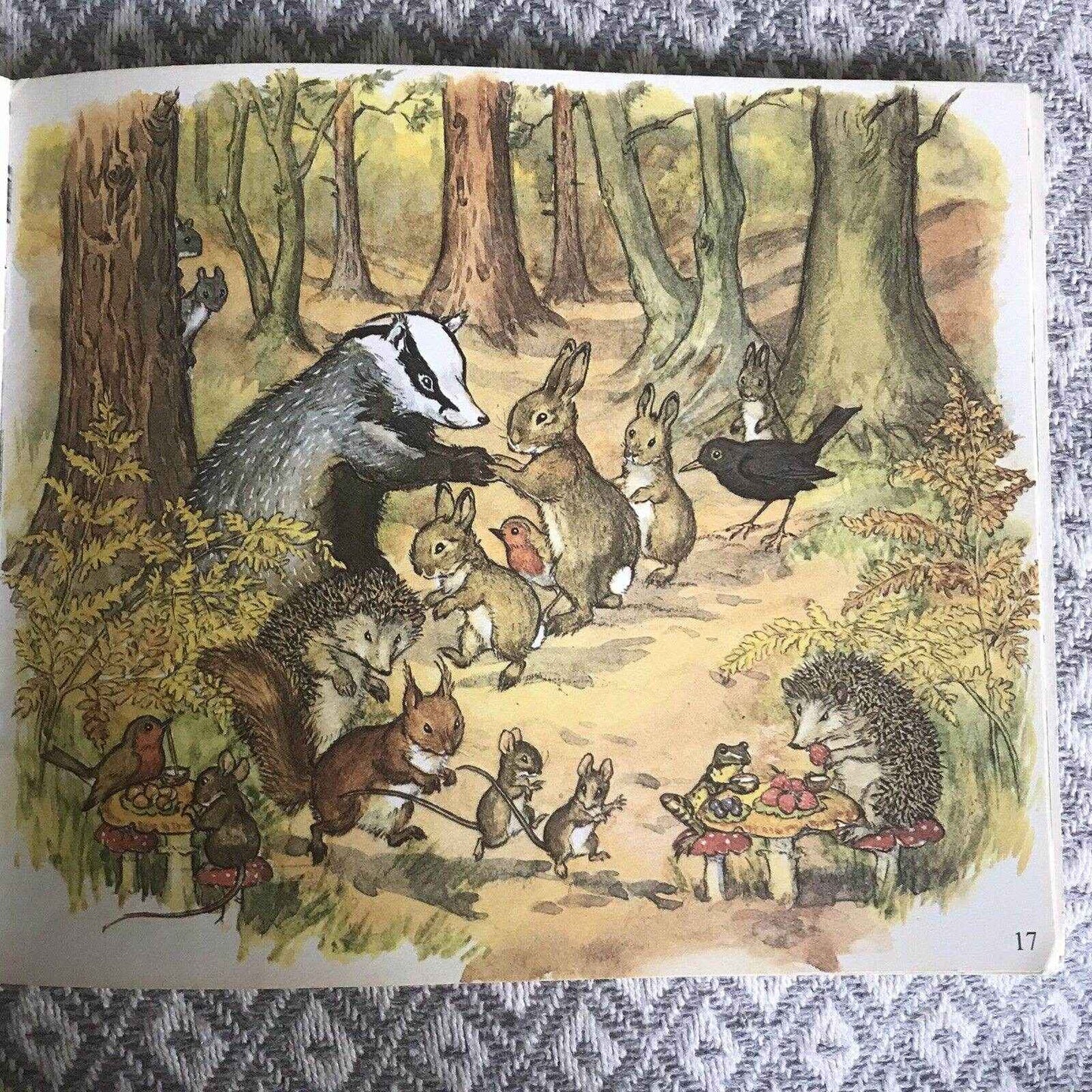 1973 Jiggy’s Treasure Hunt - Molly Brett(Medici Society) - Honeyburn Books (UK)