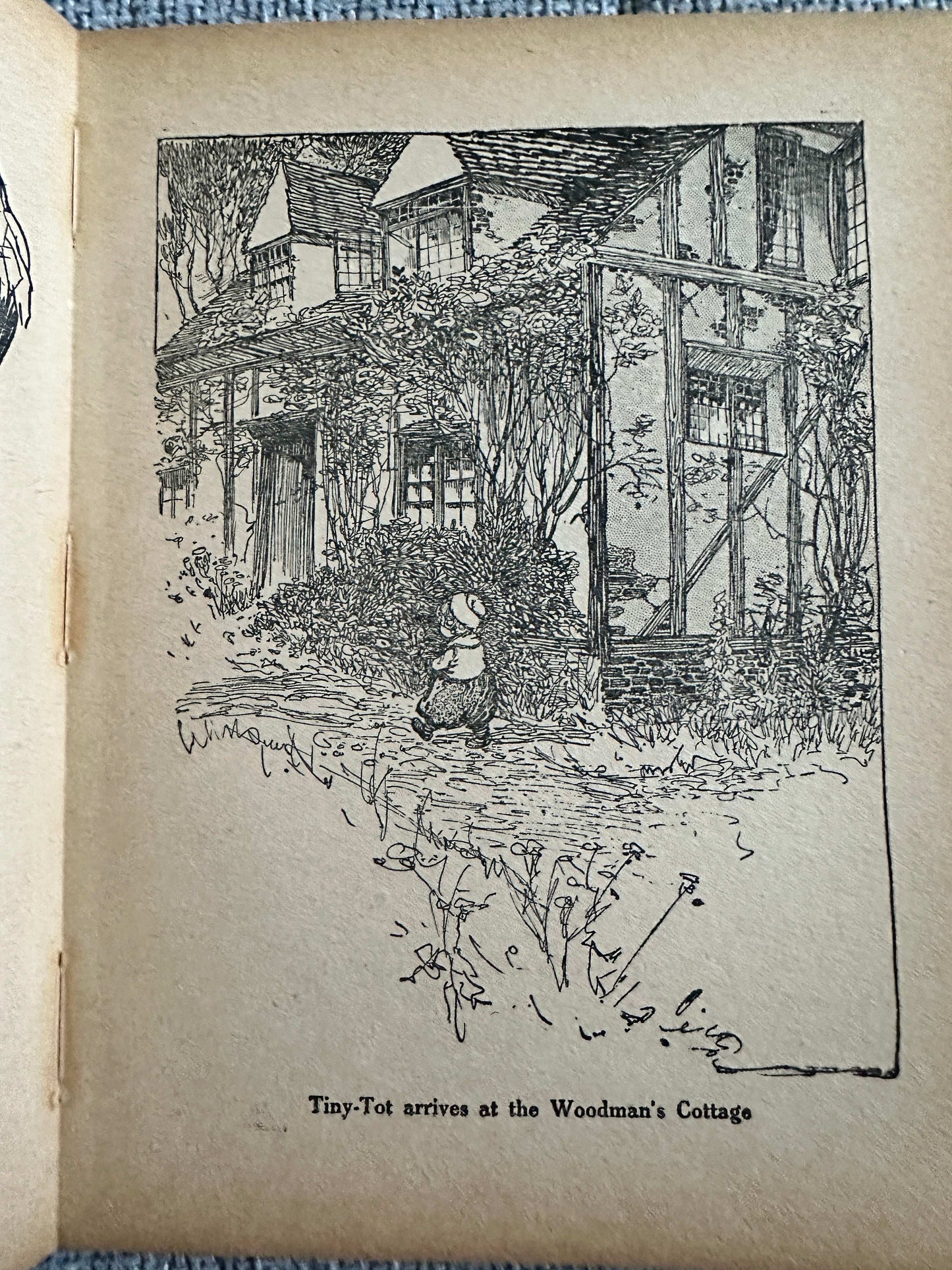 Illustration from 1933 The Fairy Ring hardback showing Tiny-Tot arriving at the Woodman's Cottage