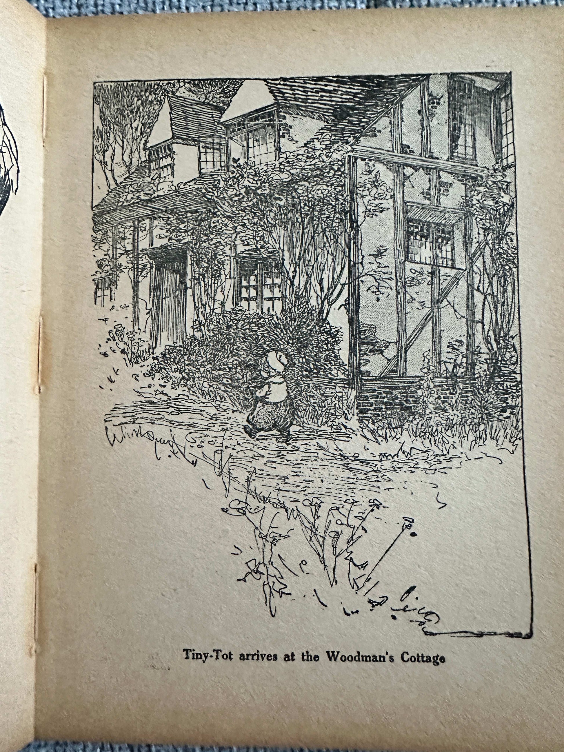 Illustration from 1933 The Fairy Ring hardback showing Tiny-Tot arriving at the Woodman's Cottage